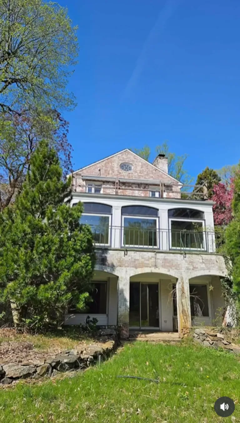L'ancien manoir de Richard et Alejandra Gere, d'après un post daté du 28 mai 2025 | Source : Instagram/hudsonvalleyhouseparts