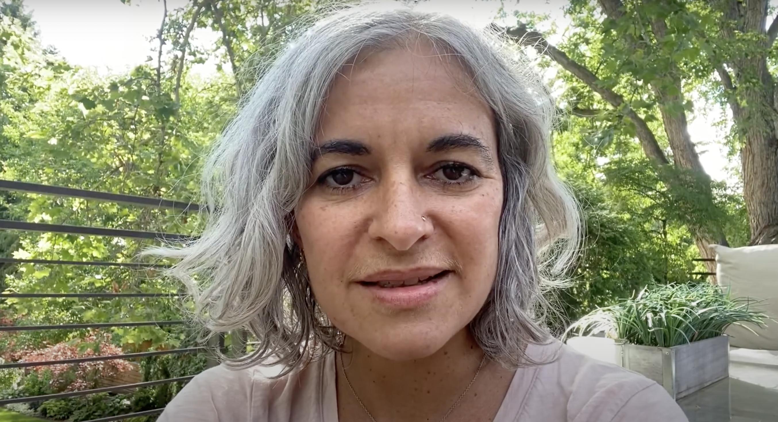 Laela Wilding lors d'une interview le 10 juillet 2020 | Source : YouTube/IACtheInternationalAIDSConference