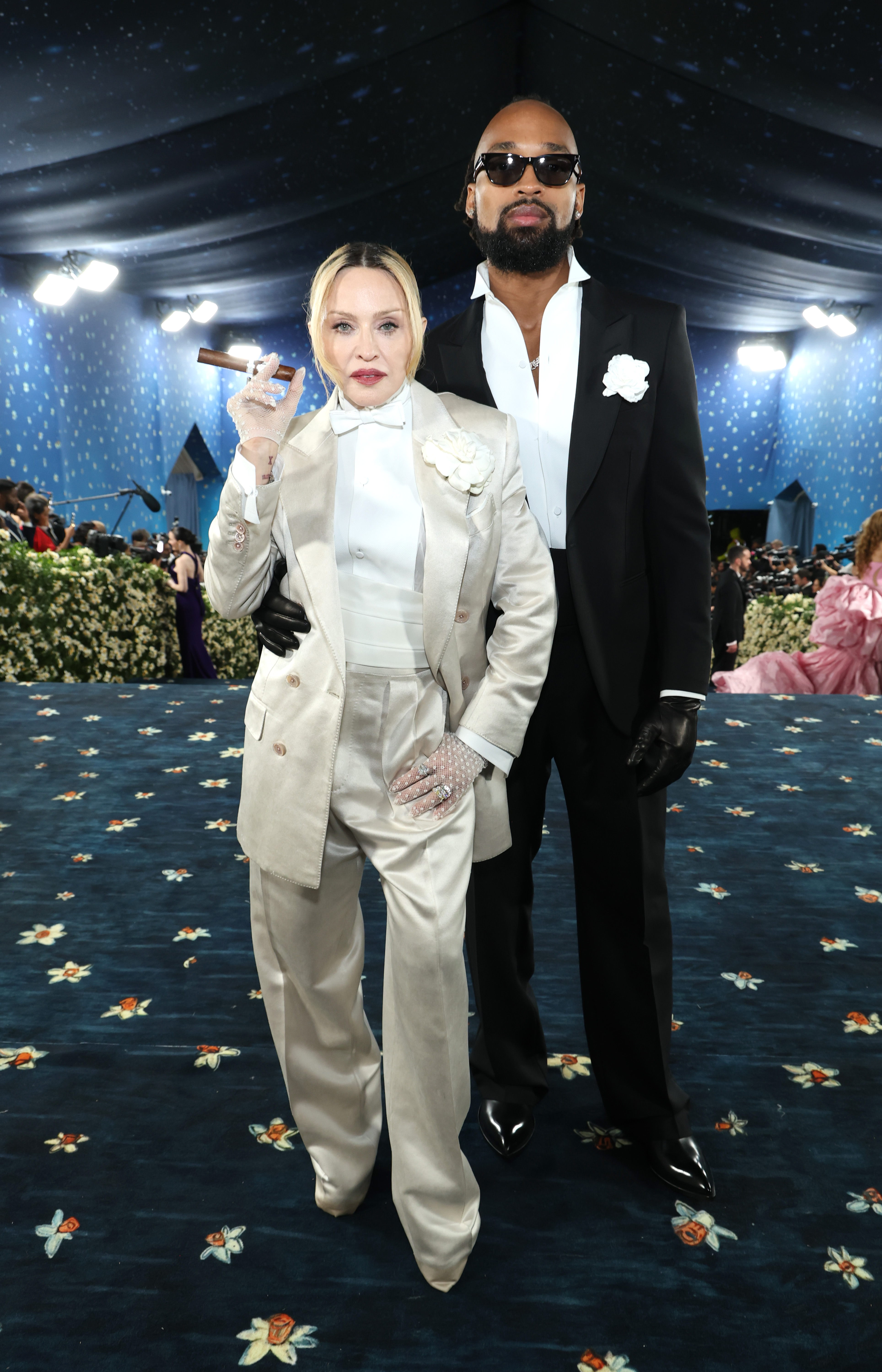Madonna et Akeem Morris au Met Gala 2025, le 5 mai à New York. | Source : Getty Images