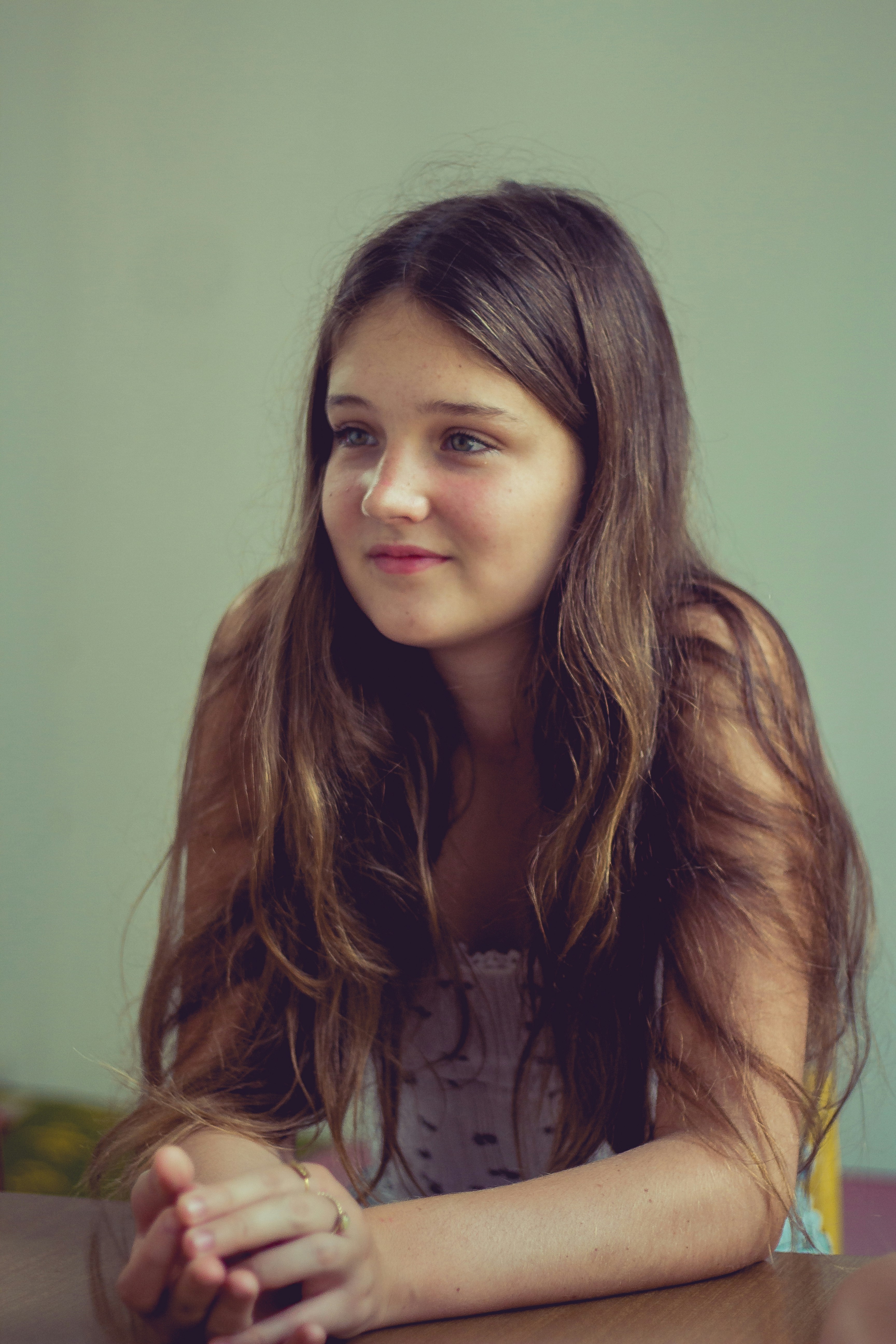 Une adolescente souriante | Source : Unsplash
