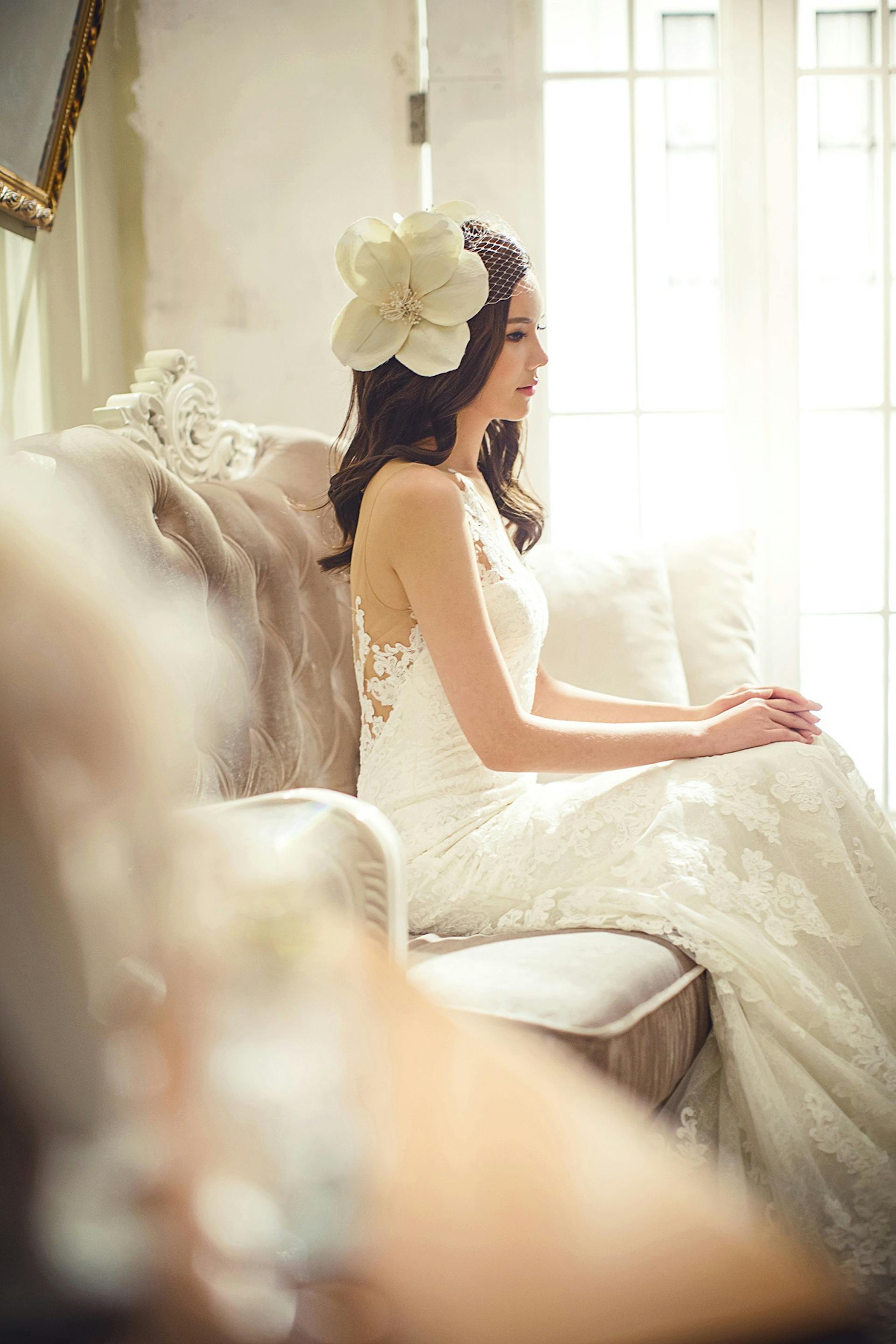 Une mariée qui regarde fixement quelqu'un | Source : Pexels