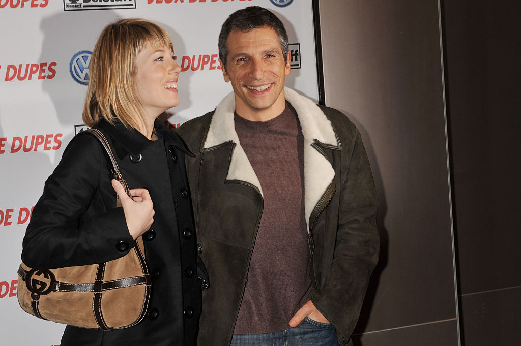 Nagui et Melanie Page assistent à la première de "Leatherheads" à Paris. (Photo Stephane Cardinale/Corbis via Getty Images)