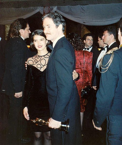 Le couple à la soirée Governor's Ball après la cérémonie des Oscars 1989, le 29 mars 1989 | Source : Greg in Hollywood (Greg Hernandez) CC BY-SA 2.0 Wikimedia Commons. | Source : Getty Images