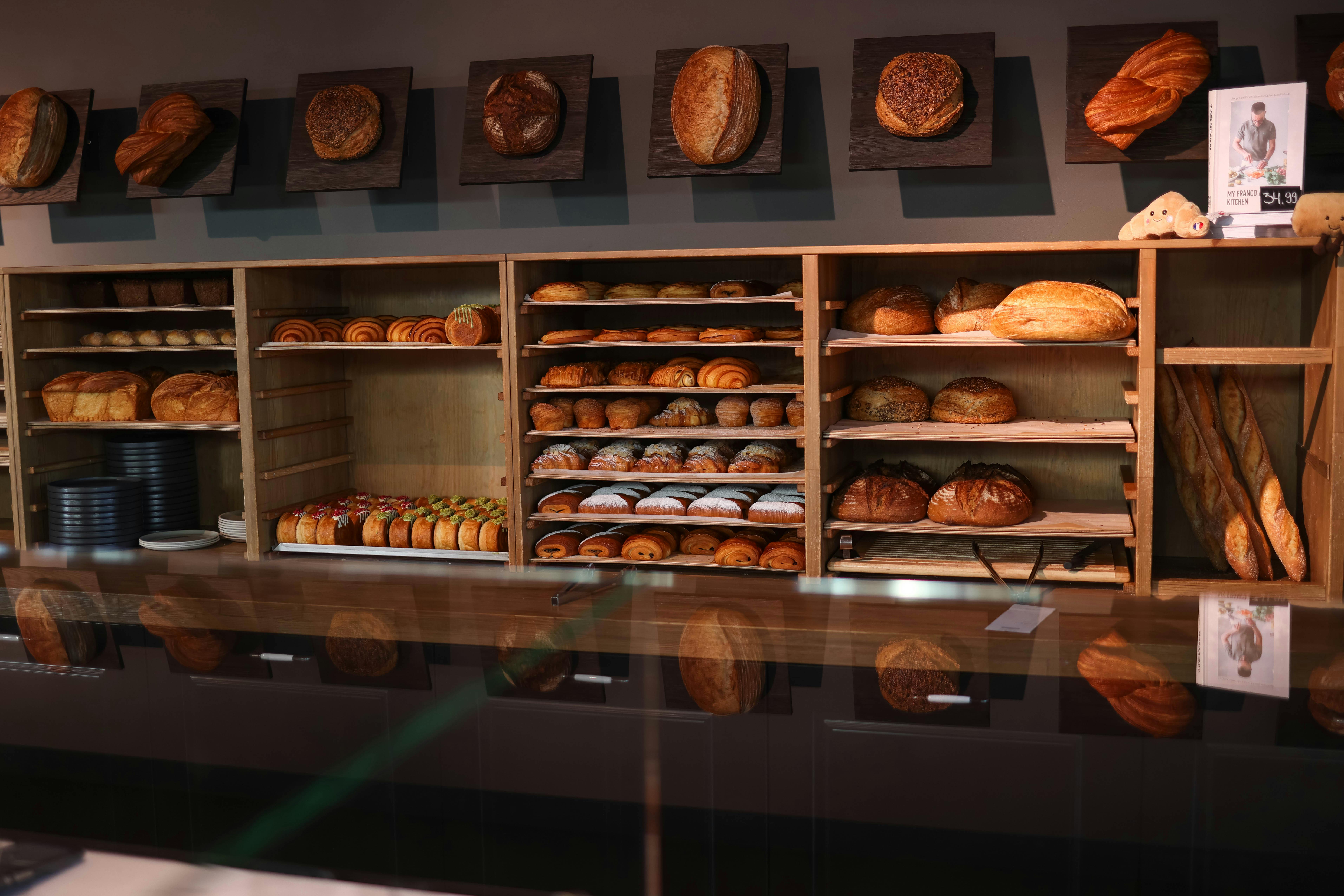 Un comptoir de boulangerie dans une épicerie | Source : Pexels