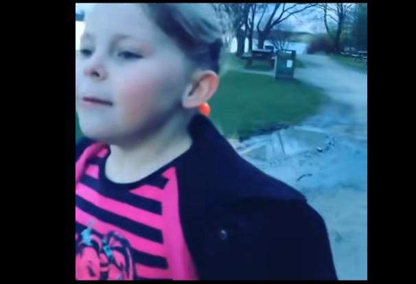 Une jeune Mellodie-Ocean Jarman fait la gaffe, comme on peut le voir dans un post daté du 18 mai 2025 | Source : Facebook/steven.darby.16