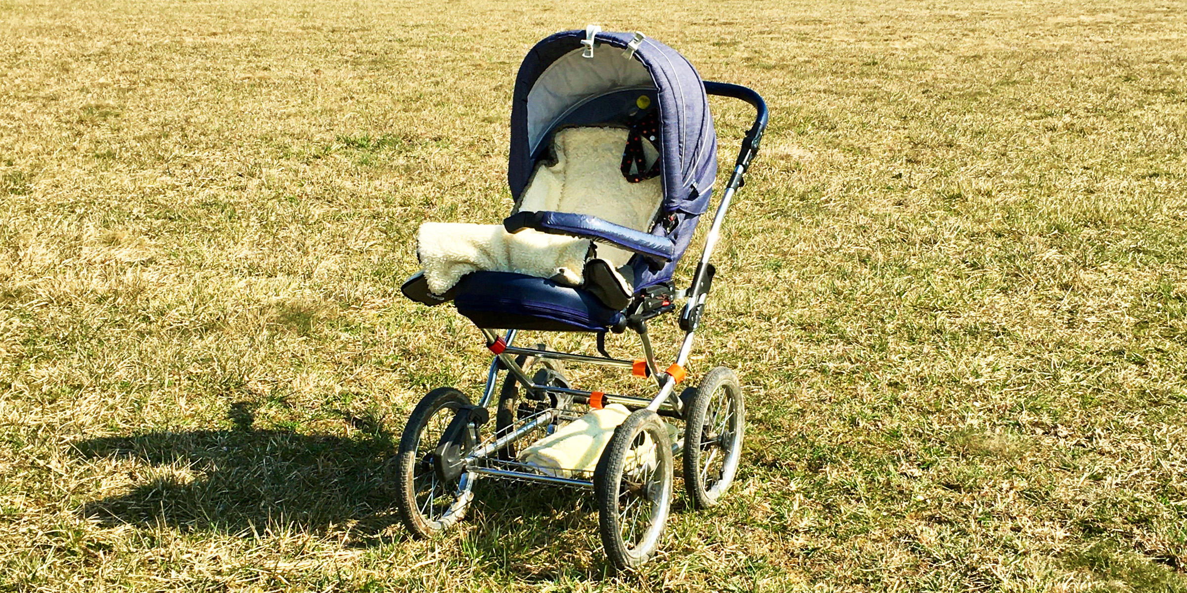 Une poussette pour bébé | Source : Shutterstock