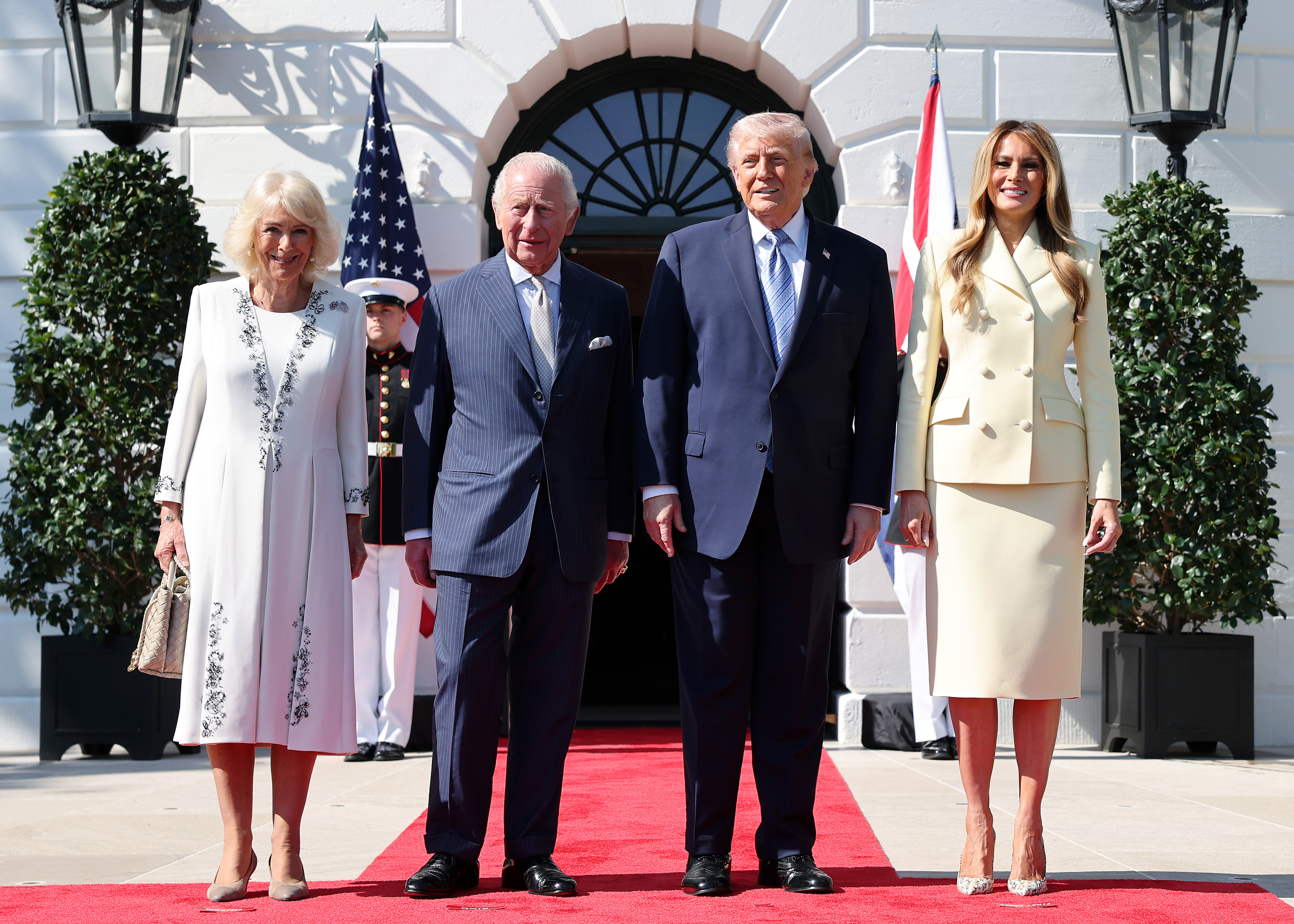 La reine Camilla, le roi Charles III, Donald et Melania Trump lors de la première journée de la visite d'État de la famille royale aux États-Unis, le 27 avril 2026 à Washington, DC | Source : Getty Images