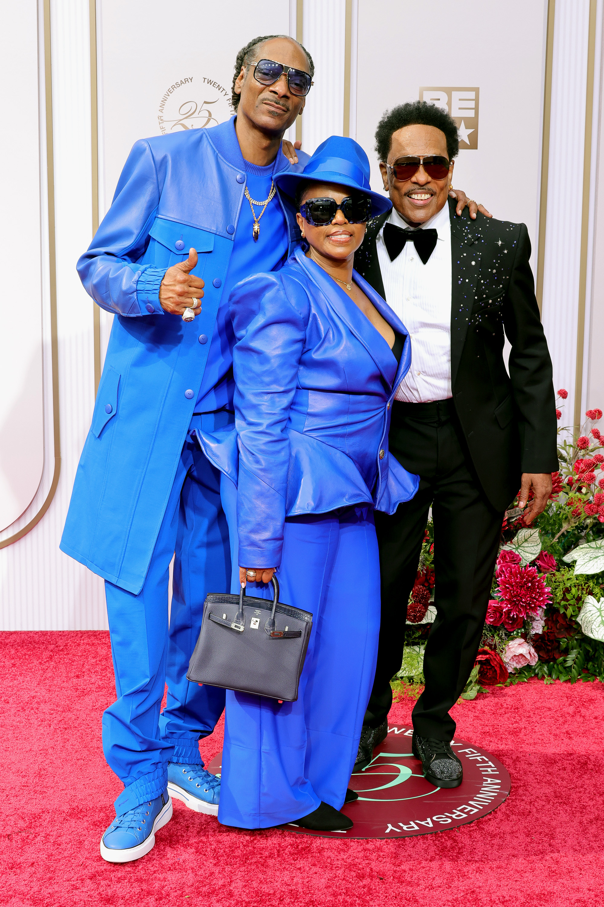 Snoop Dogg, Shante Monique Broadus, et Charlie Wilson aux 2025 BET Awards au Peacock Theater à Los Angeles, Californie, le 09 juin 2025 | Source : Getty Images
