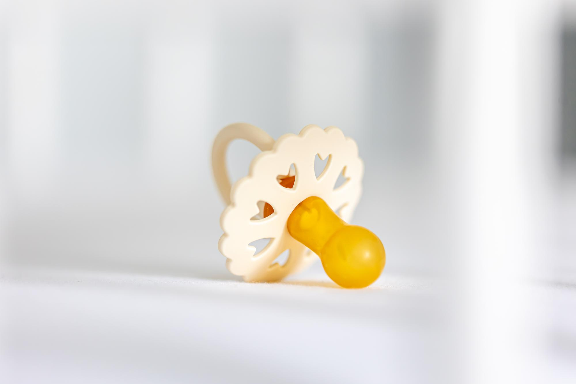 La tétine d'un bébé | Source : Freepik