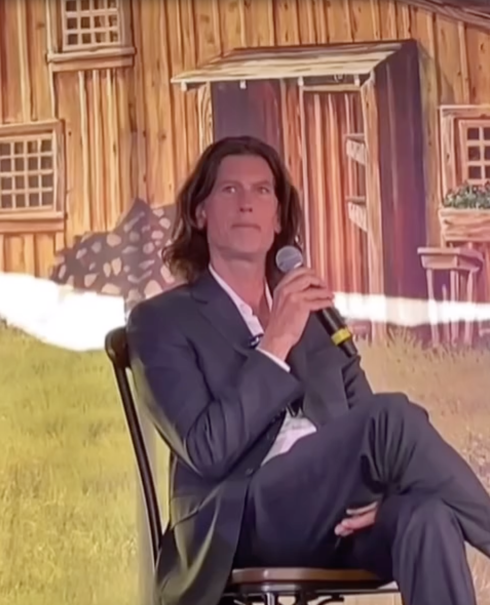 Jonathan Gilbert photographié lors du 50e anniversaire de « La Petite maison dans la prairie », le 12 juin 2025 | Source : Instagram/prairietv