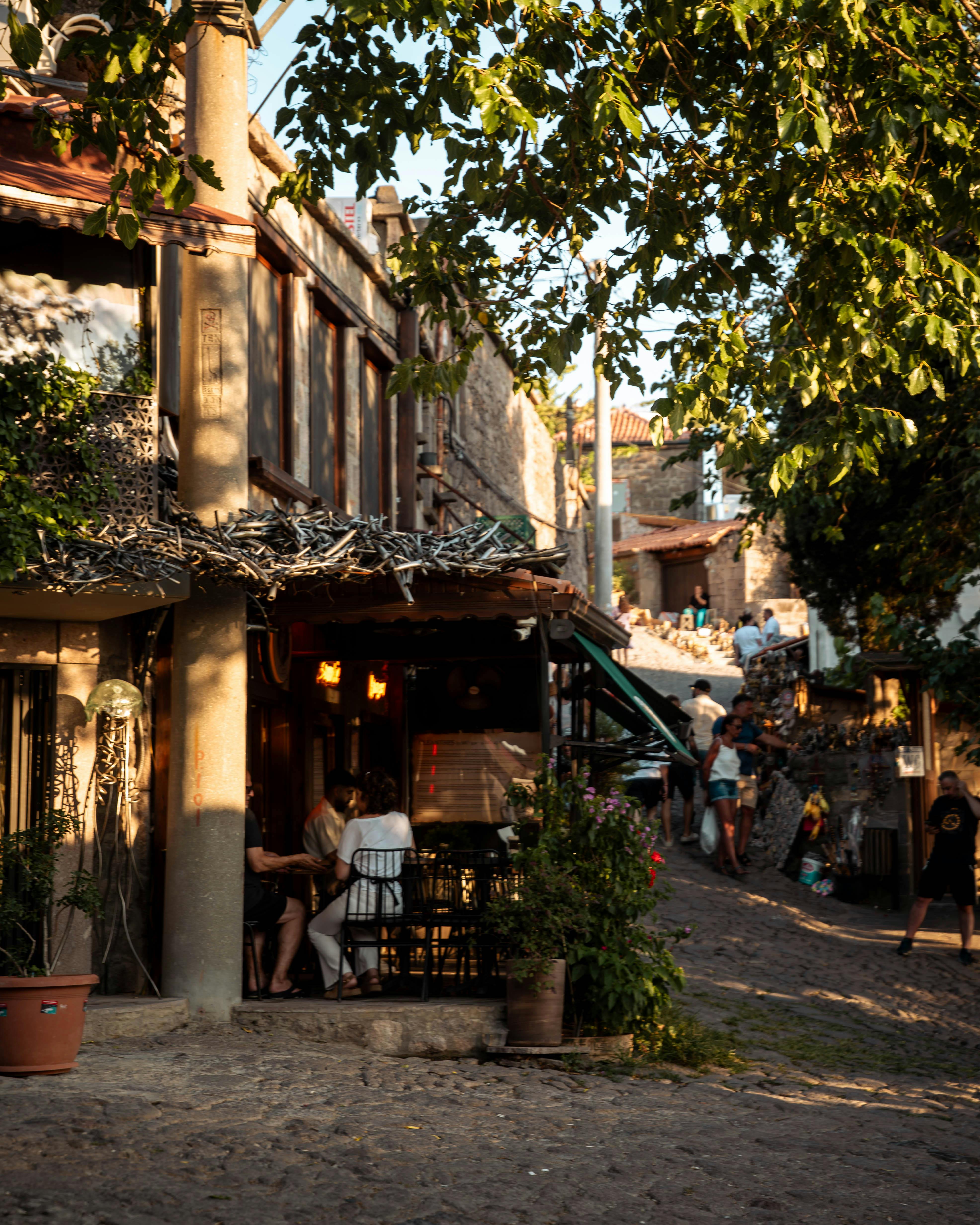 Un restaurant local | Source : Pexels
