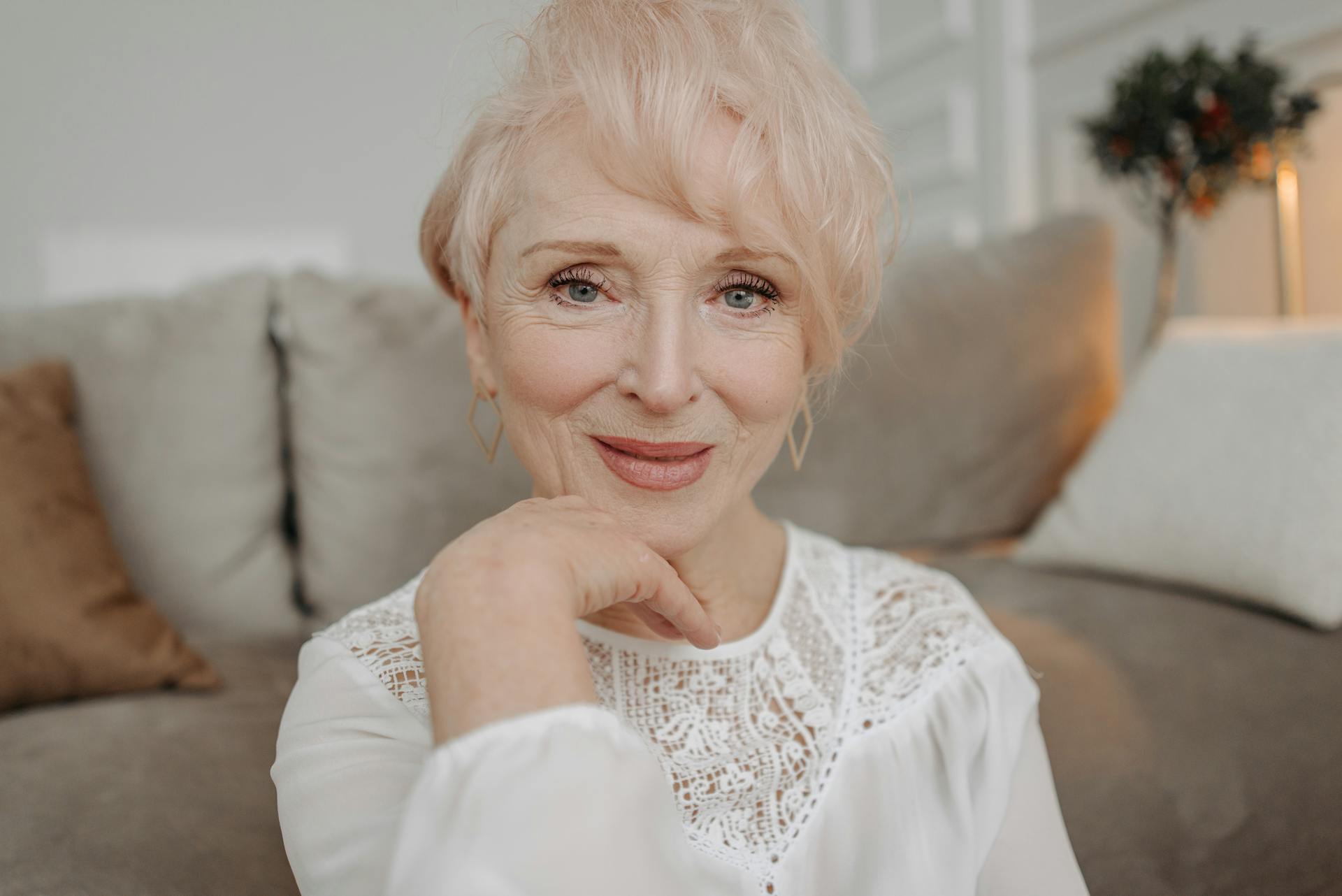 Une femme âgée souriante | Source : Pexels