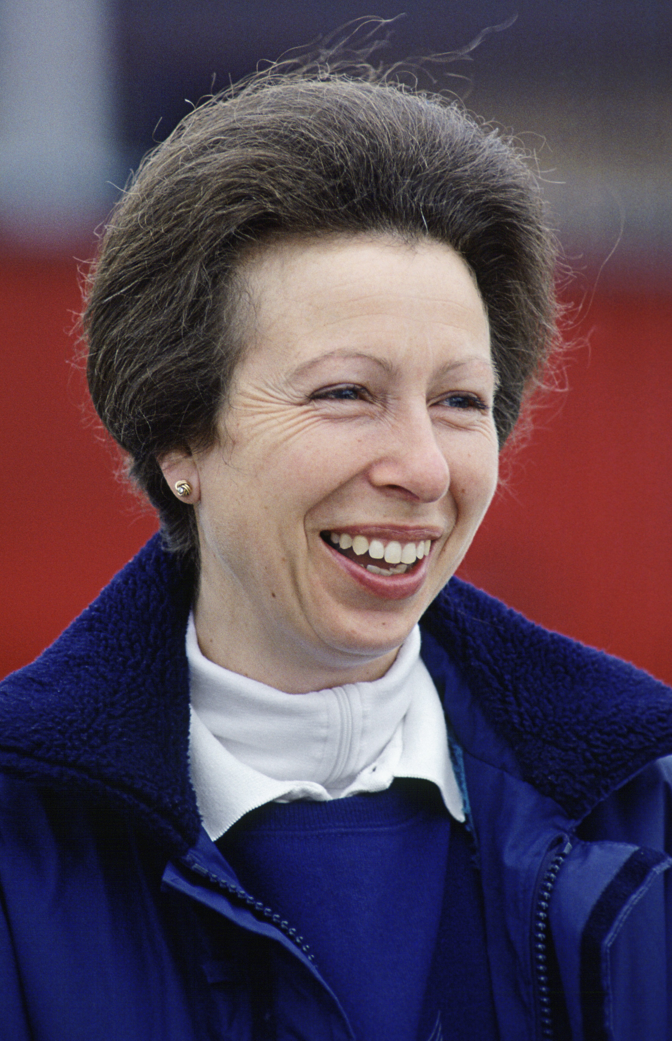 La princesse Anne navigue avec la flotte du British Steel Challenge le 24 avril 1992 à Southampton, en Angleterre. | Source : Getty Images