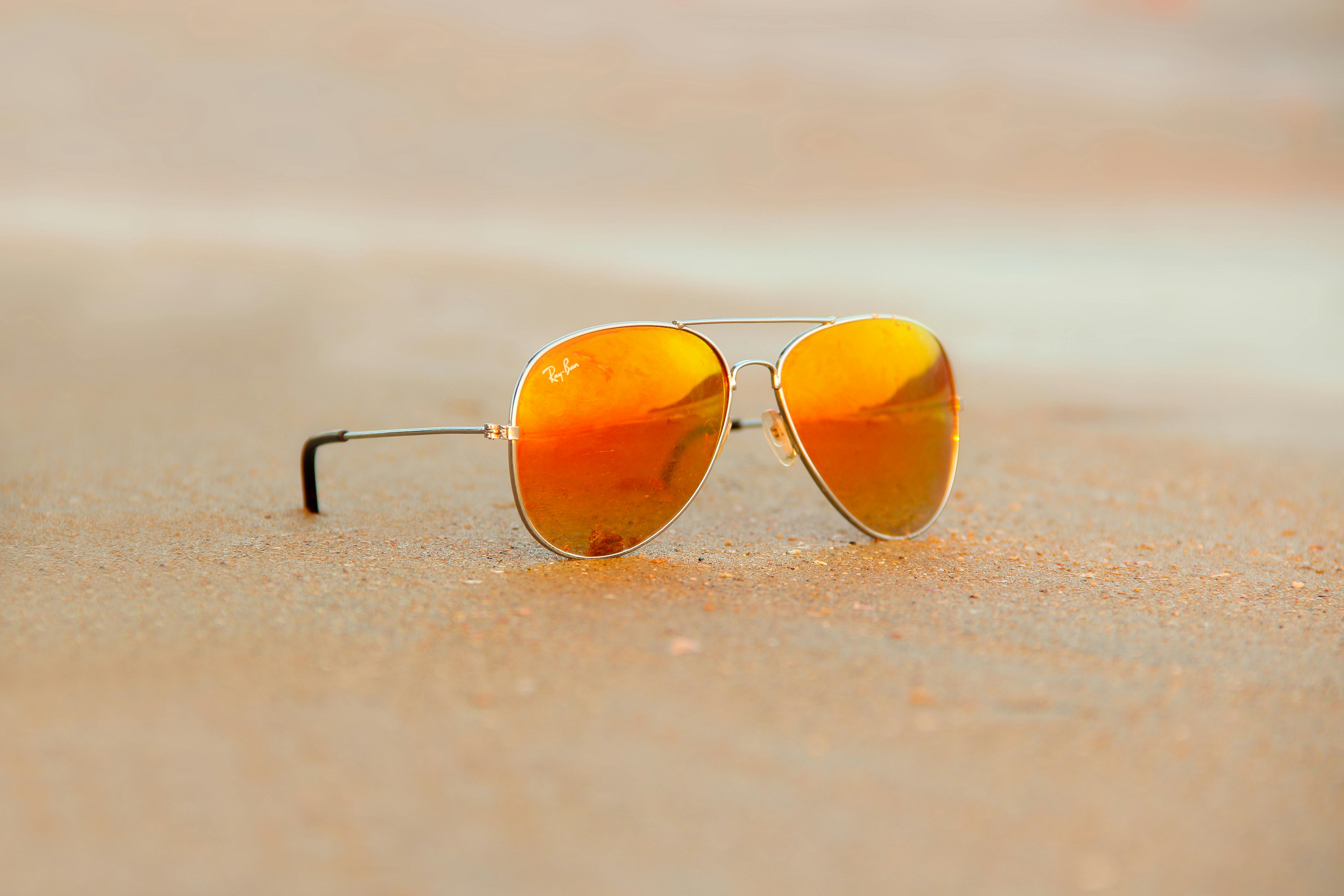 Une paire de lunettes de soleil | Source : Pexels