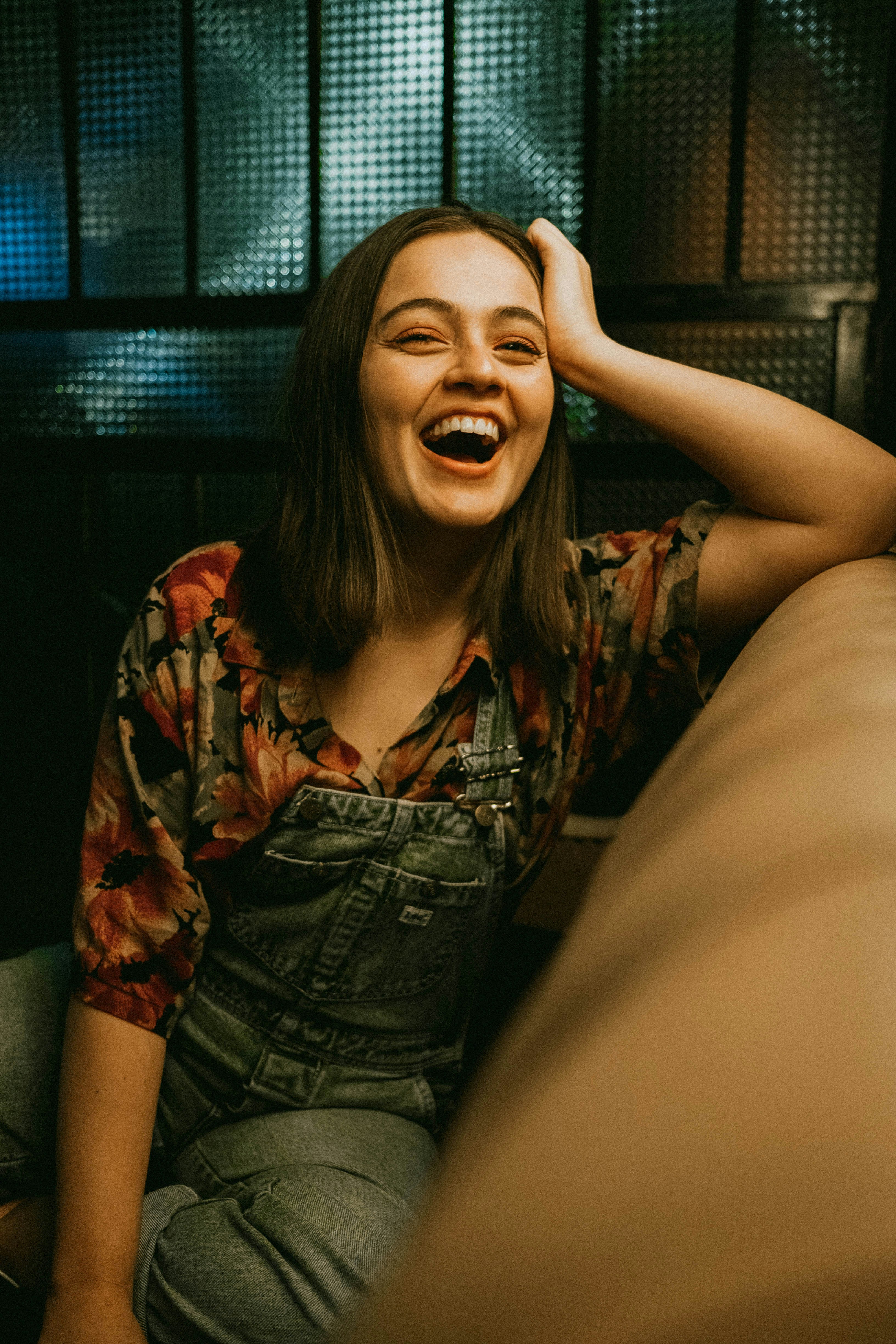Une fille qui rit | Source : Unsplash