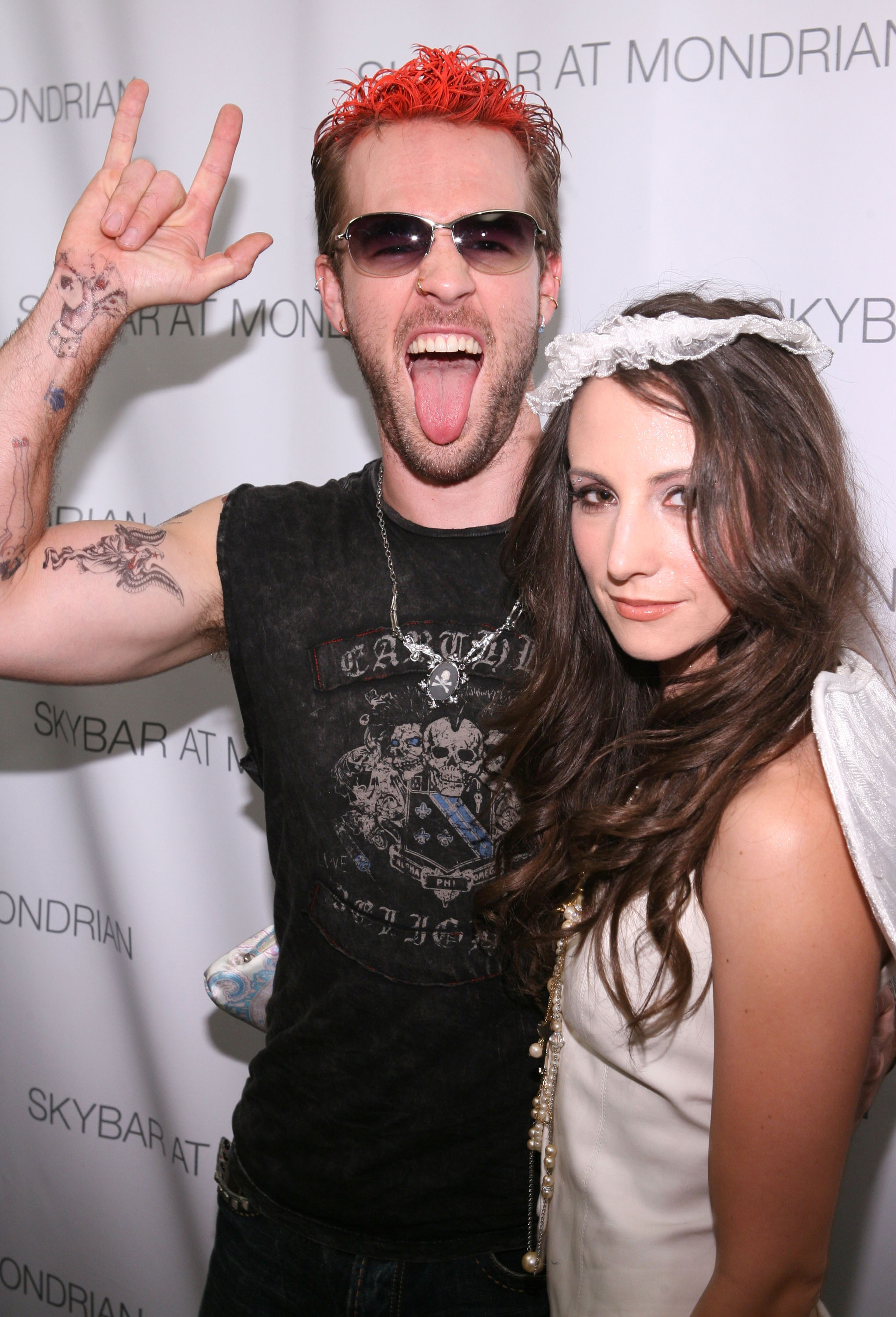 James Van Der Beek et Heather McComb au Skybar lors de la fête d'Halloween organisée par le Mondrian LA à West Hollywood, en Californie, le 31 octobre 2008. | Source : Getty Images