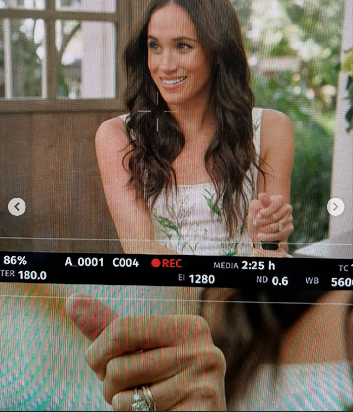 Meghan Markle telle qu'on la voit dans une série de photos prises dans les coulisses du tournage de sa série Netflix sur son mode de vie, « With Love, Meghan », publiées le 1er septembre 2025 | Source : Instagram/meghan