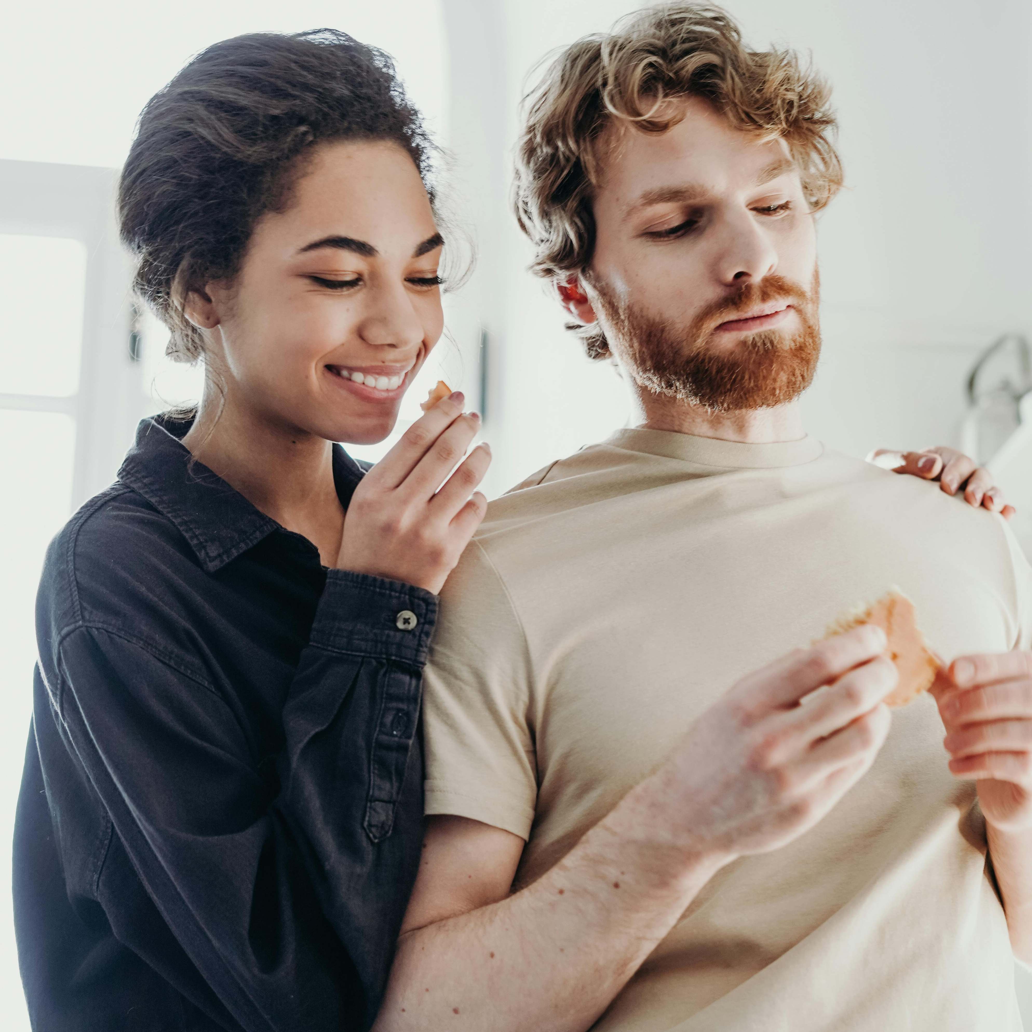 Un couple heureux | Source : Pexels