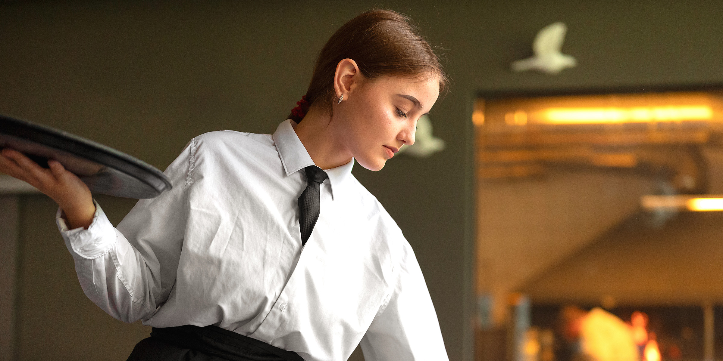 Une serveuse | Source : Freepik