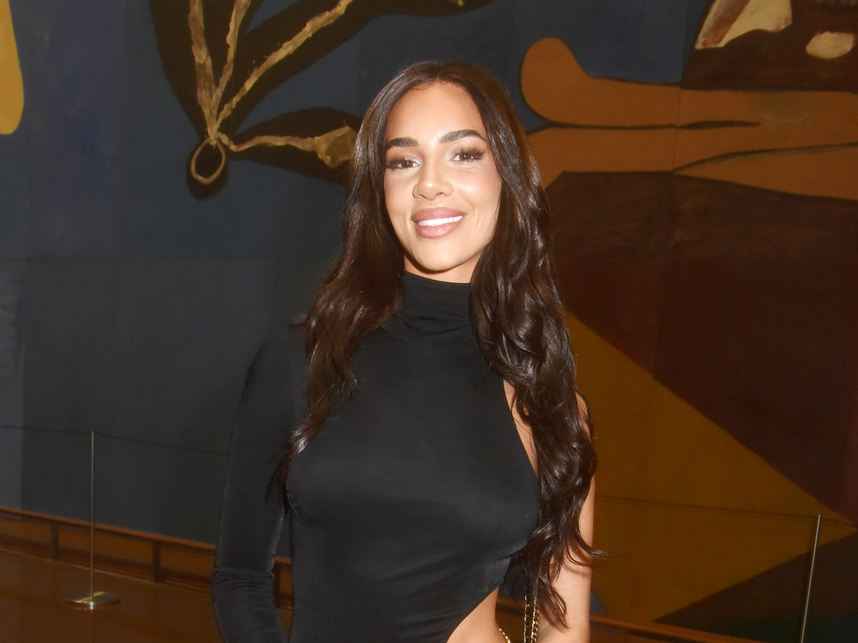 La créatrice de bijoux Marwa Merazka assiste au dîner de gala de la « Semaine arabe » à l'UNESCO, le 5 novembre 2024 à Paris, en France I Source : Getty Images