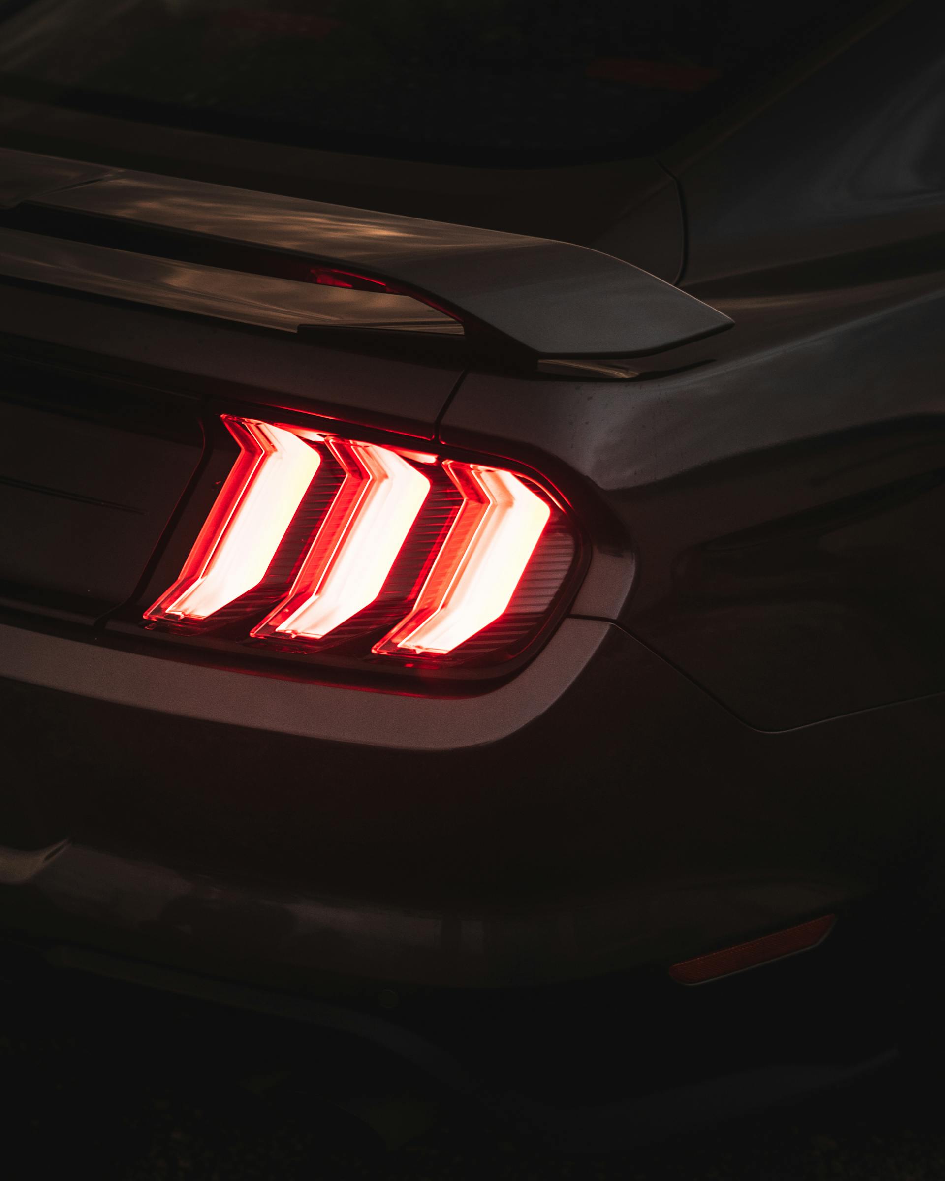 L'arrière d'une voiture | Source : Pexels
