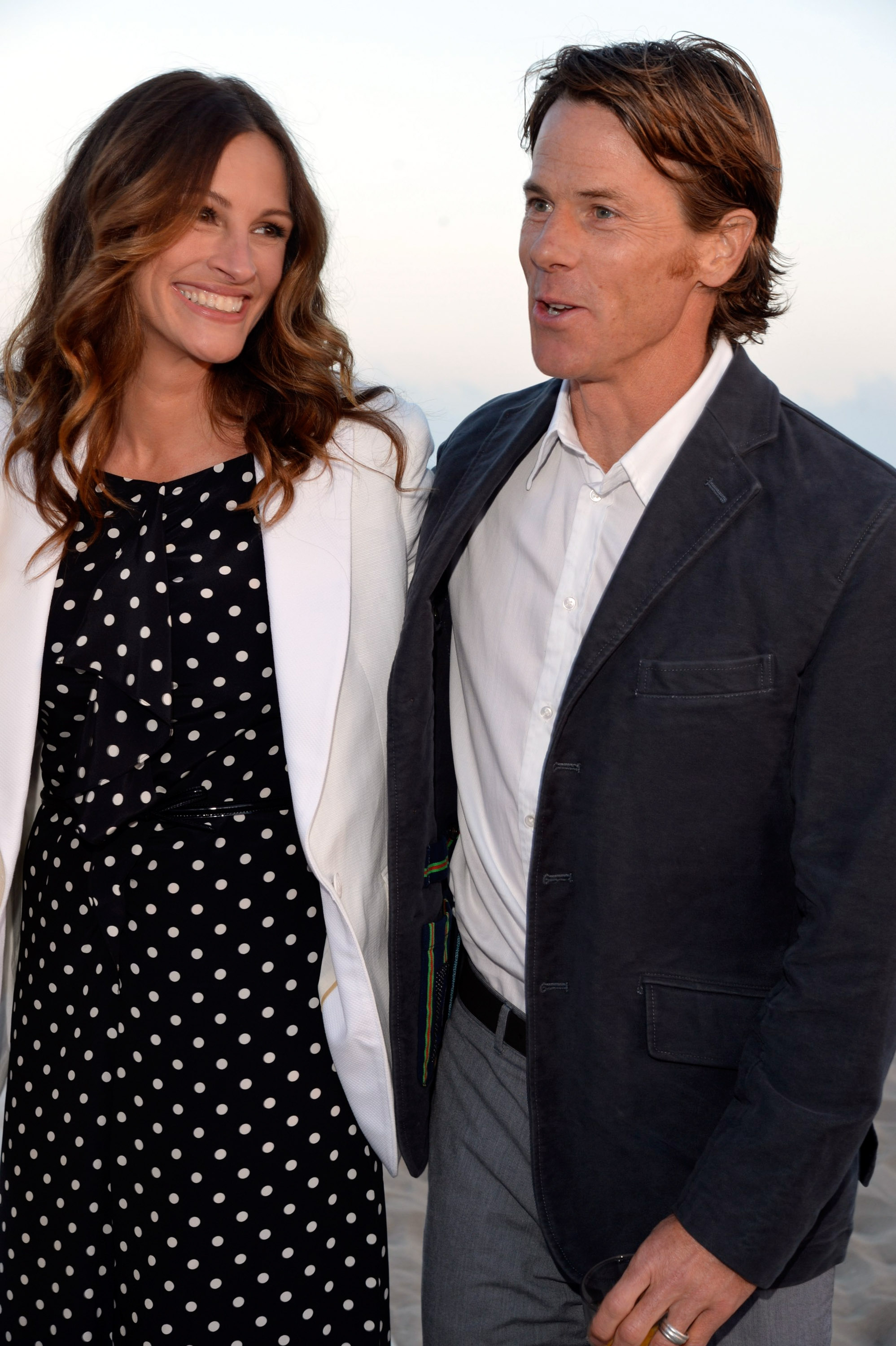 Julia Roberts et Daniel Moder assistent à la cérémonie annuelle de remise des prix et au dîner « Bring Back The Beach » organisés par Heal The Bay le 17 mai 2012 | Source : Getty Images