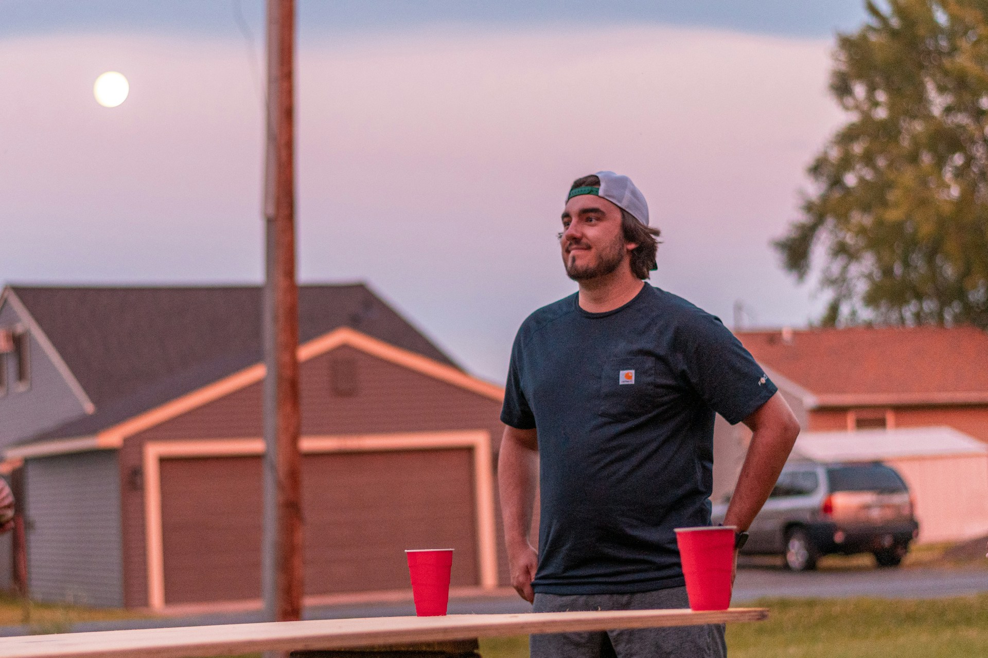 Un homme à une fête | Source : Unsplash