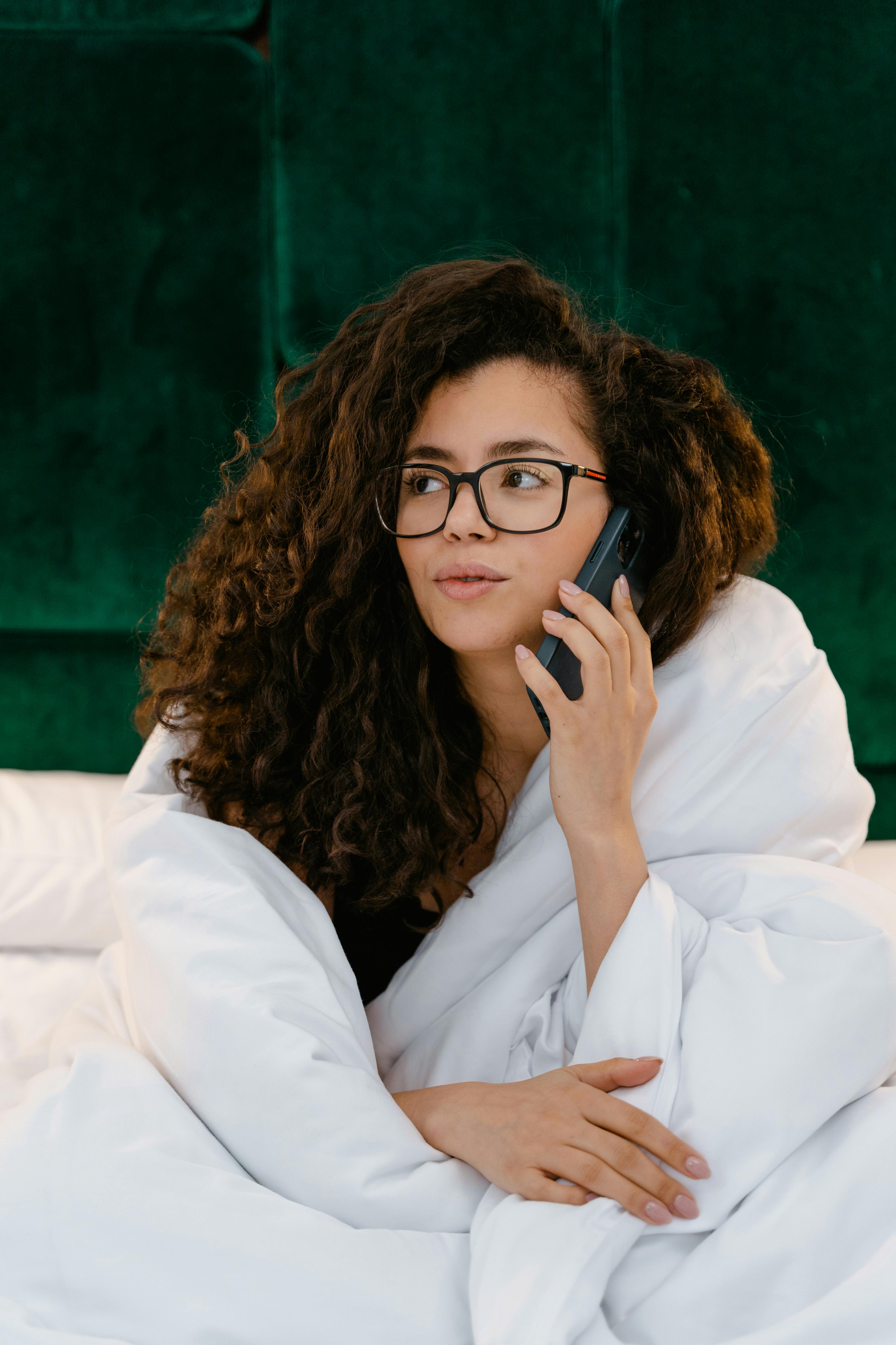Une femme en train de téléphoner | Source : Pexels