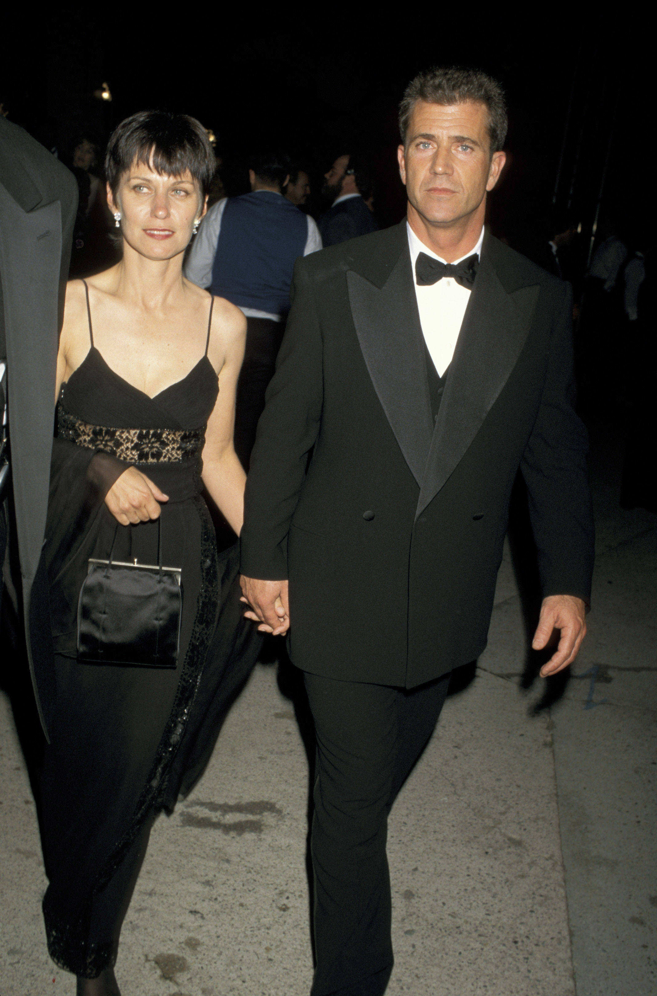 Robyn Moore et Mel Gibson lors de la soirée Vanity Fair organisée après la cérémonie des Oscars en 1997. | Source : Getty Images