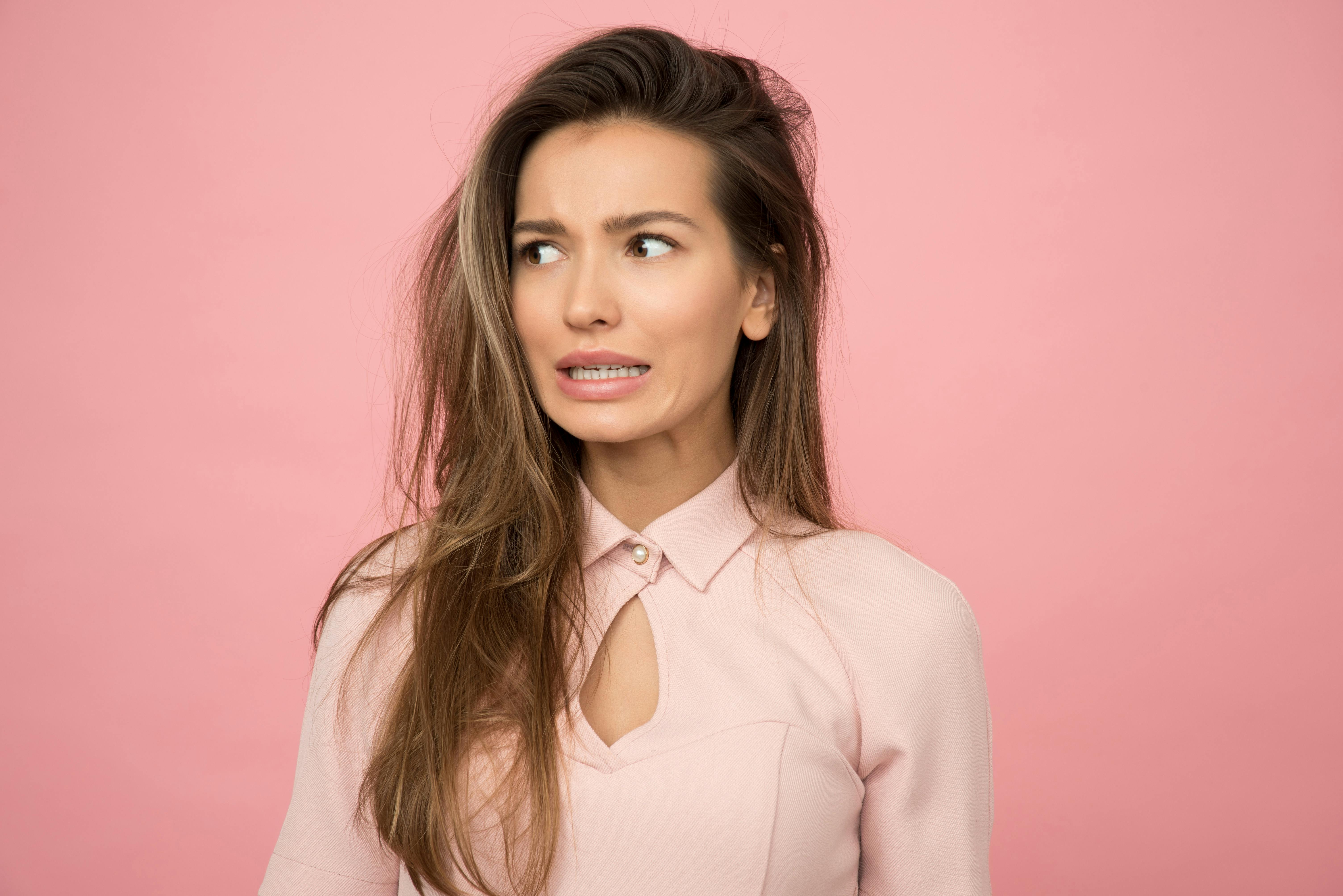 Une femme portant du rose | Source : Pexels