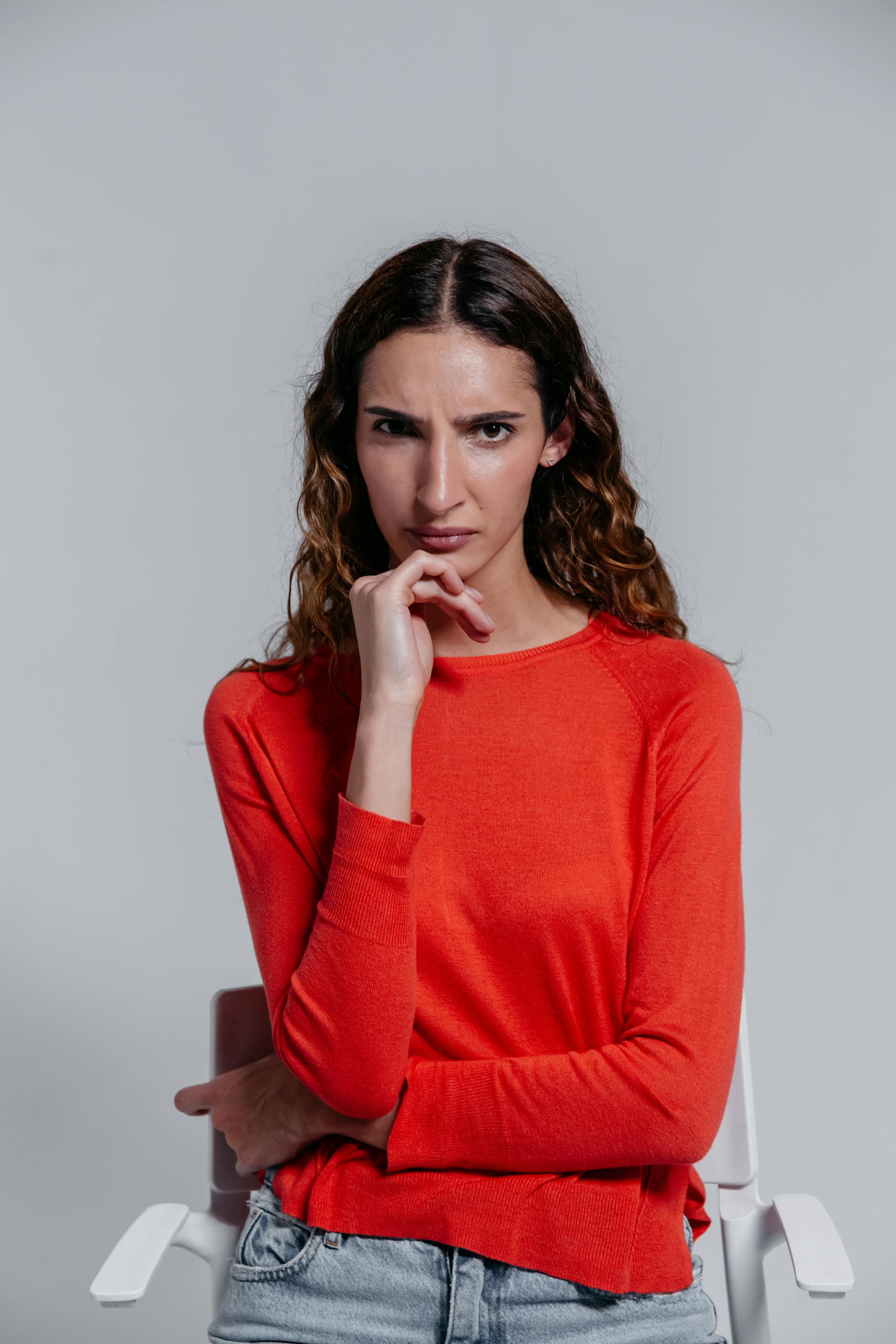Une femme à l'air agacé | Source : Pexels