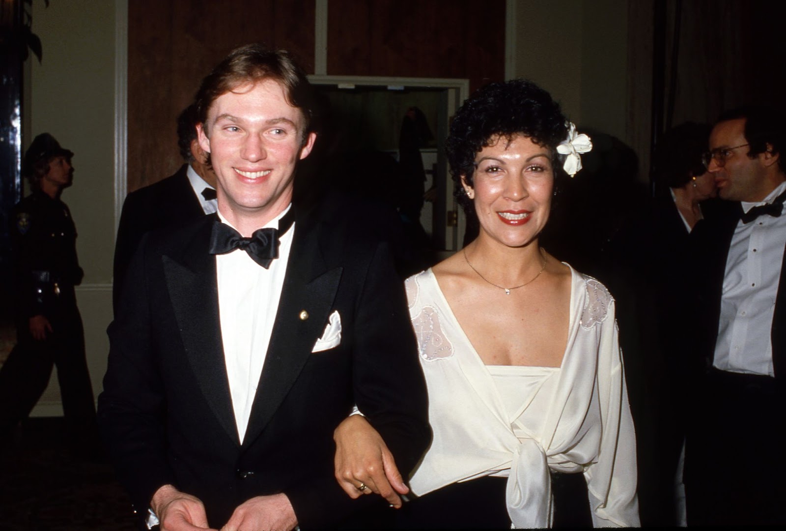 Richard Thomas et Alma Gonzales photographiés le 22 octobre 1986. | Source : Getty Images