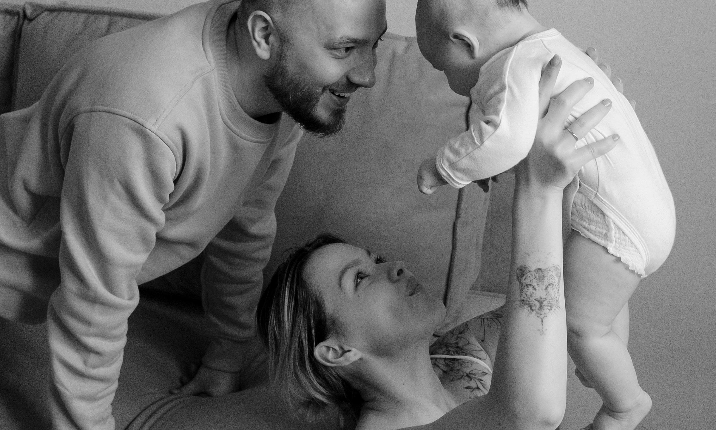Eric assume davantage de responsabilités parentales et fait preuve de soutien émotionnel | Source : Pexels