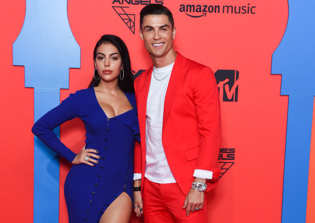 Georgina Rodriguez et Cristiano Ronaldo assistent aux MTV EMA 2019 au Centre de conférences et d'expositions FIBES, le 3 novembre 2019 à Séville, en Espagne. | Source : Getty Images
