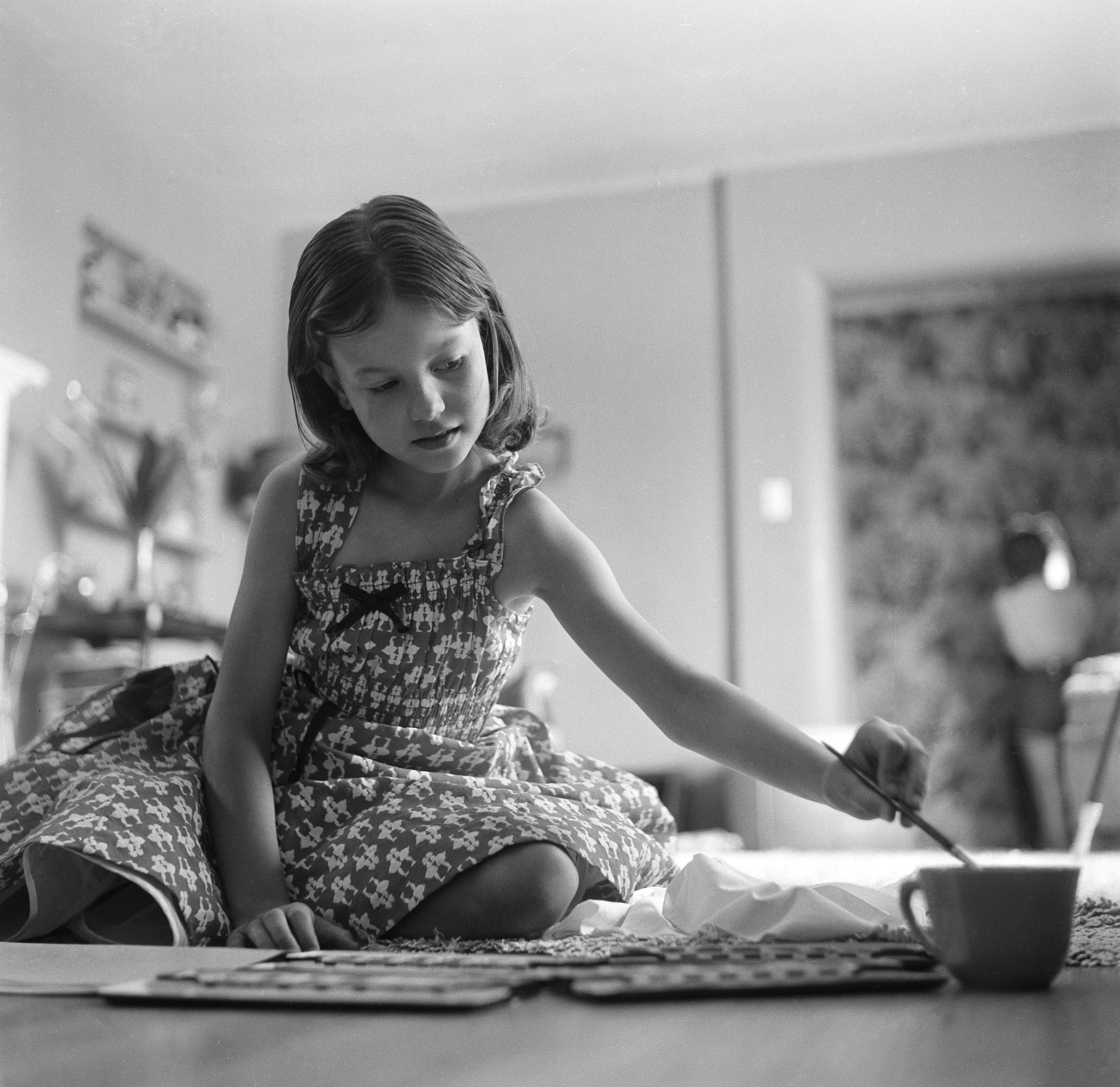 L'ancienne enfant actrice pose pour un portrait en 1955 | Source : Getty Images