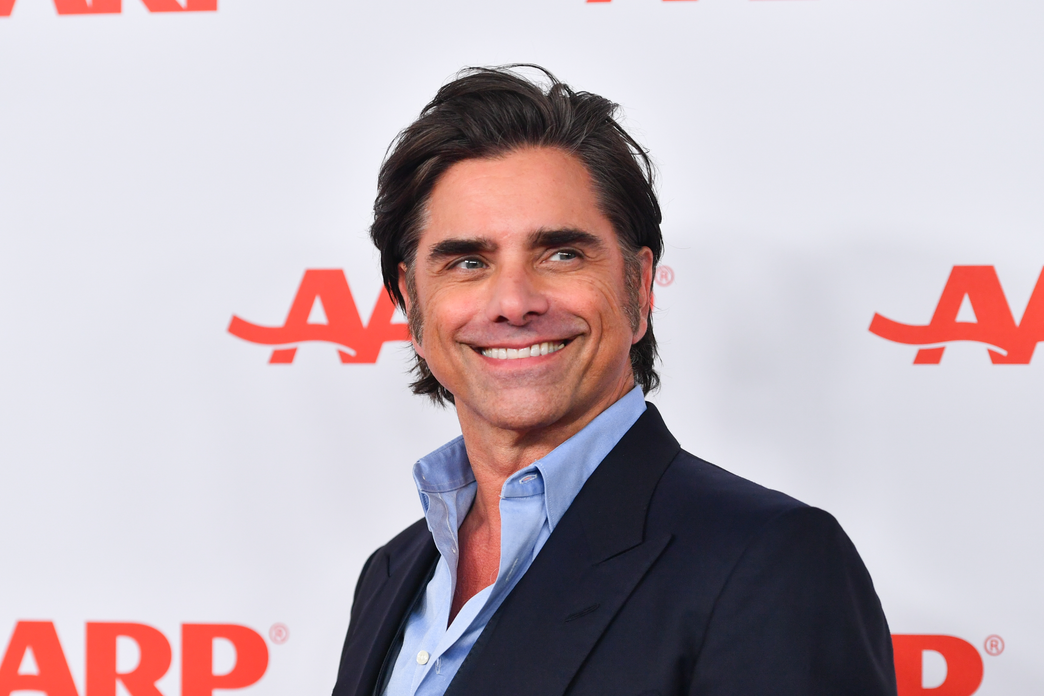 John Stamos assiste à la remise des prix de l'AARP Annual Movies for Grownups à Los Angeles, Californie, le 8 février 2025 | Source : Getty Images