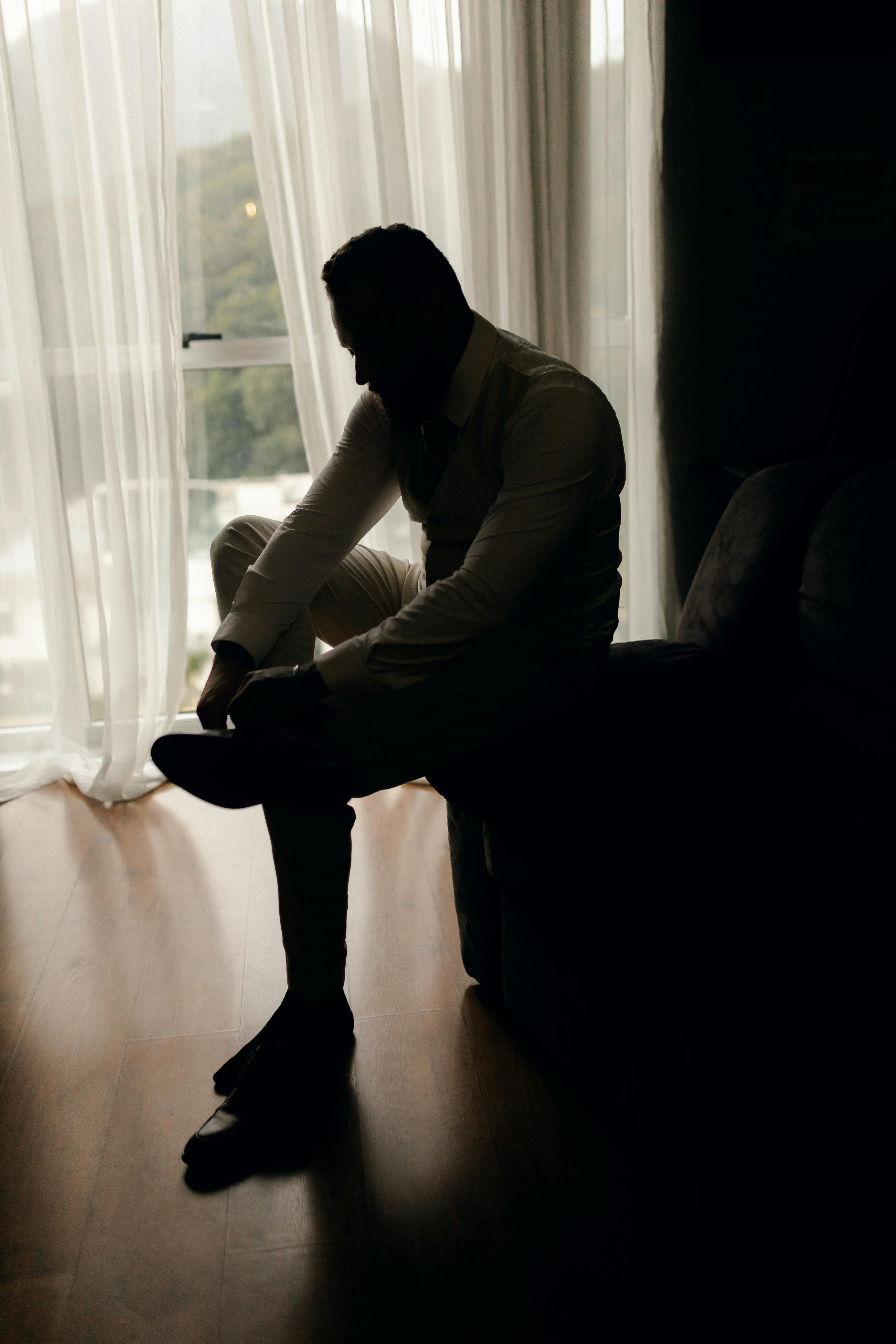 Homme se déguisant | Source : Pexels