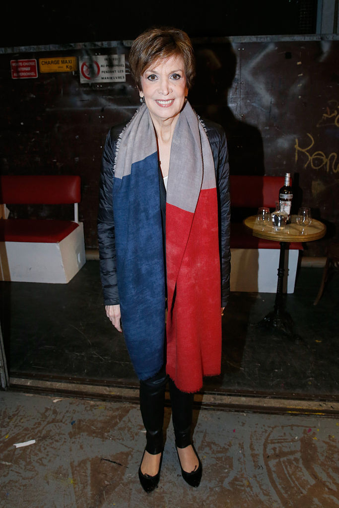 PARIS, FRANCE - 10 FÉVRIER : Catherine Laborde présente son livre "Les chagrins ont la vie dure" lors de l'émission 'Vivement Dimanche' au Pavillon Gabriel le 10 février 2016 à Paris, France. (Photo par Bertrand Rindoff Petroff/Getty Images)