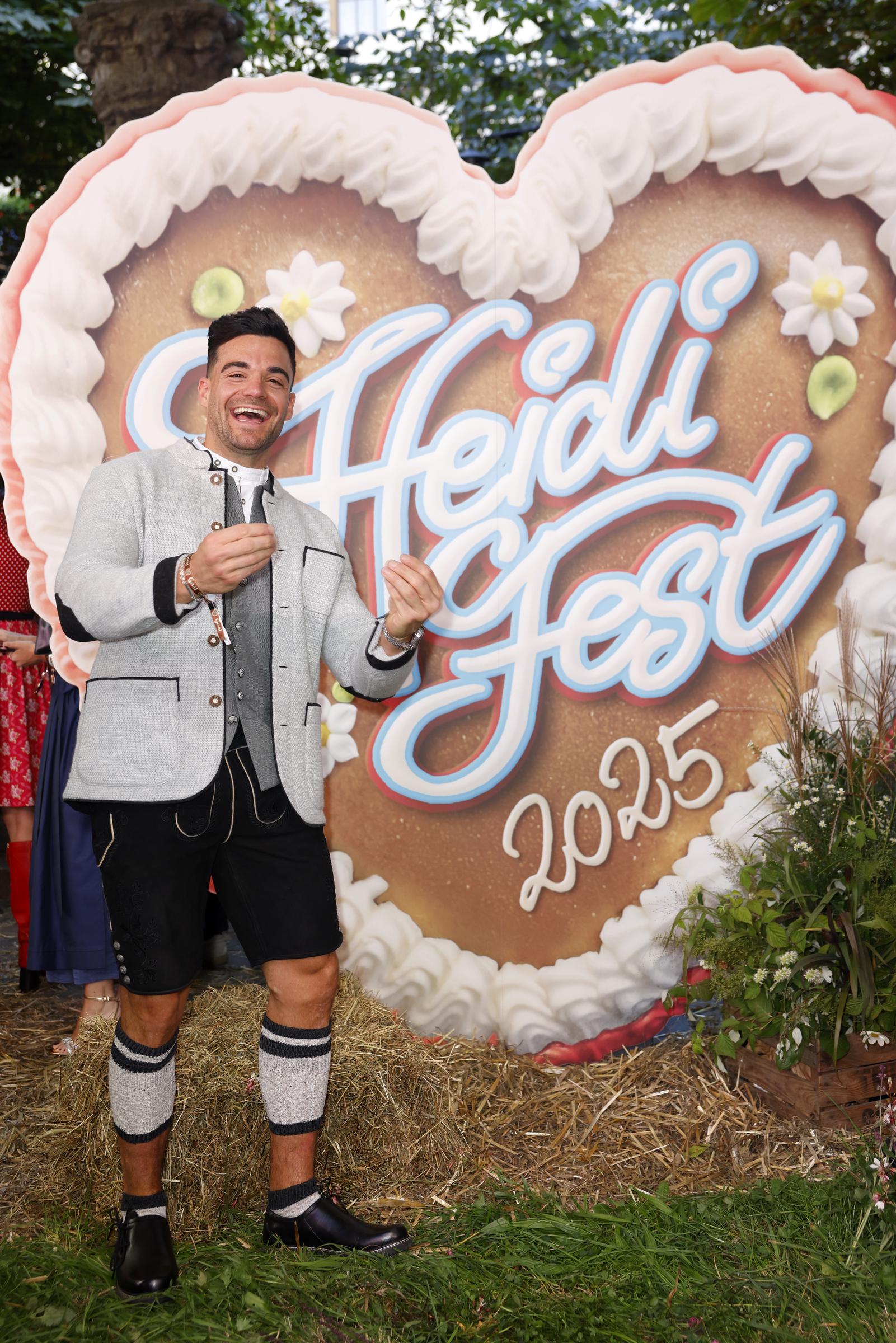 Stefano Zarrella lors du tapis rouge pour « Heidifest By Heidi Klum » à la Hofbräuhaus de Munich, le 18 septembre 2025 à Munich, en Allemagne. | Source : Getty Images