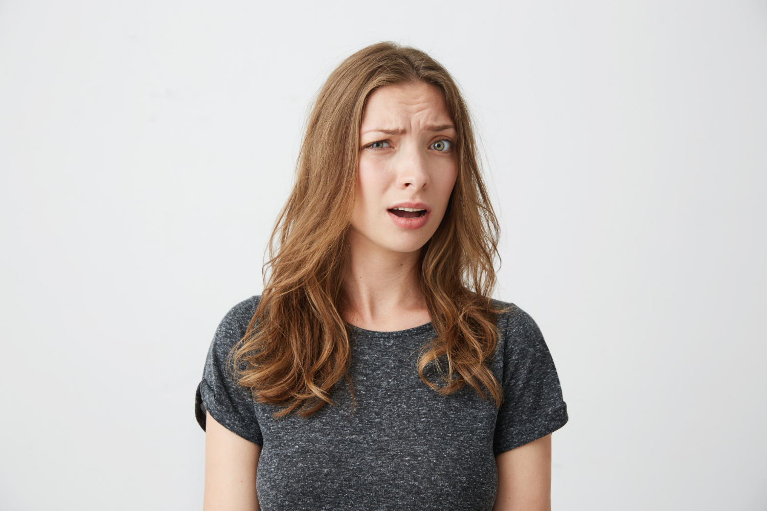 Une femme agacée | Source : Freepik
