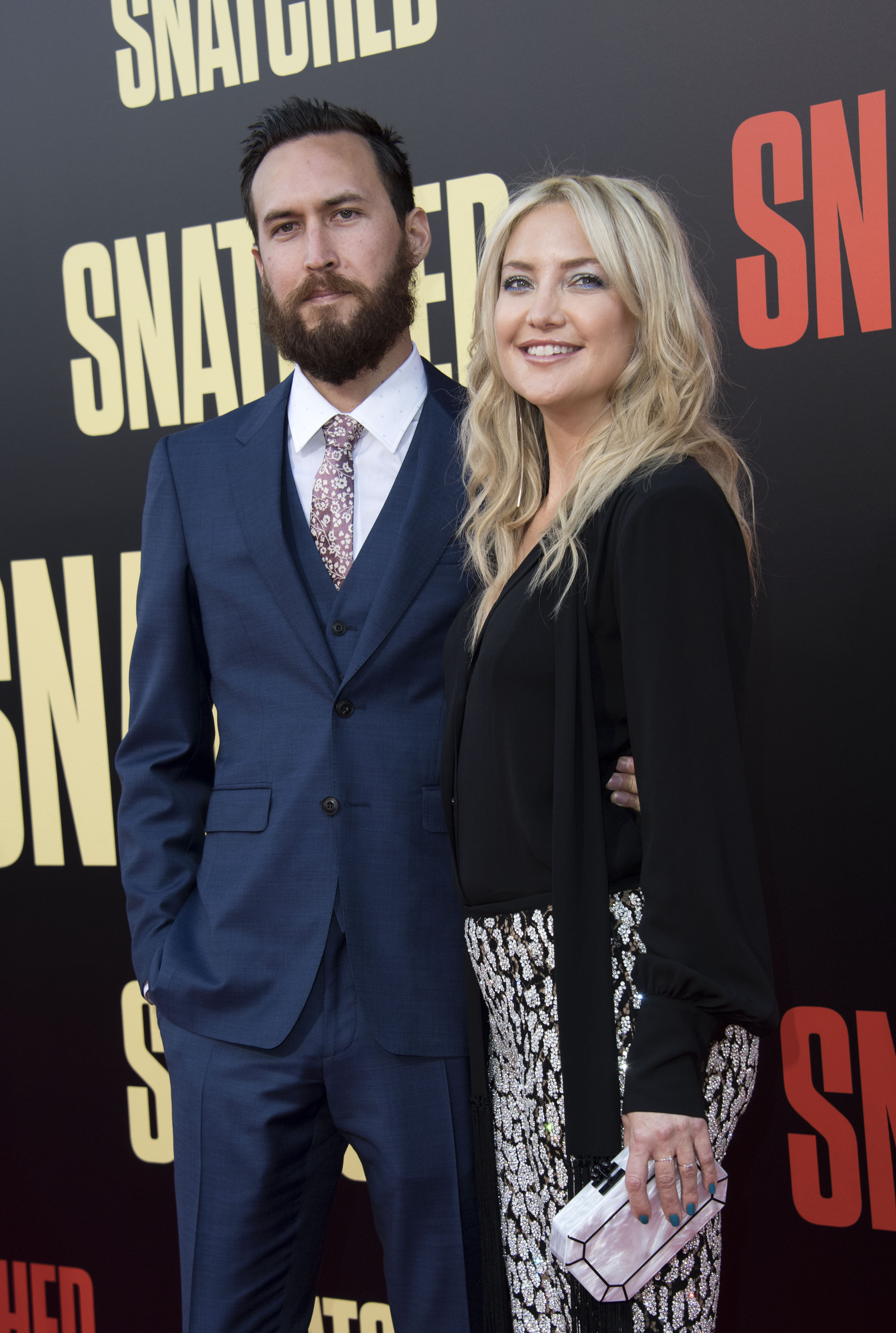Danny Fujikawa et Kate Hudson lors de la première mondiale du film « Snatched » le 10 mai 2017 à Westwood, en Californie. | Source : Getty Images