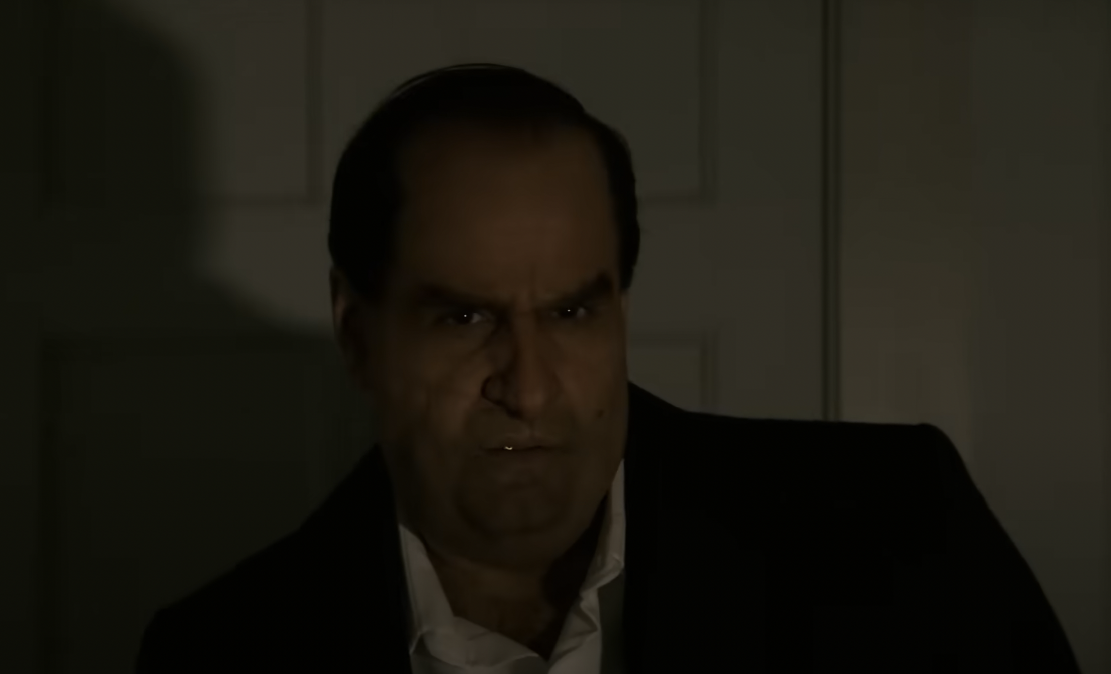 Colin Farrell dans le rôle d'Oz ou du Pingouin pour la série « The Penguin », extrait d'une vidéo datée du 7 octobre 2024 | Source : YouTube/Max