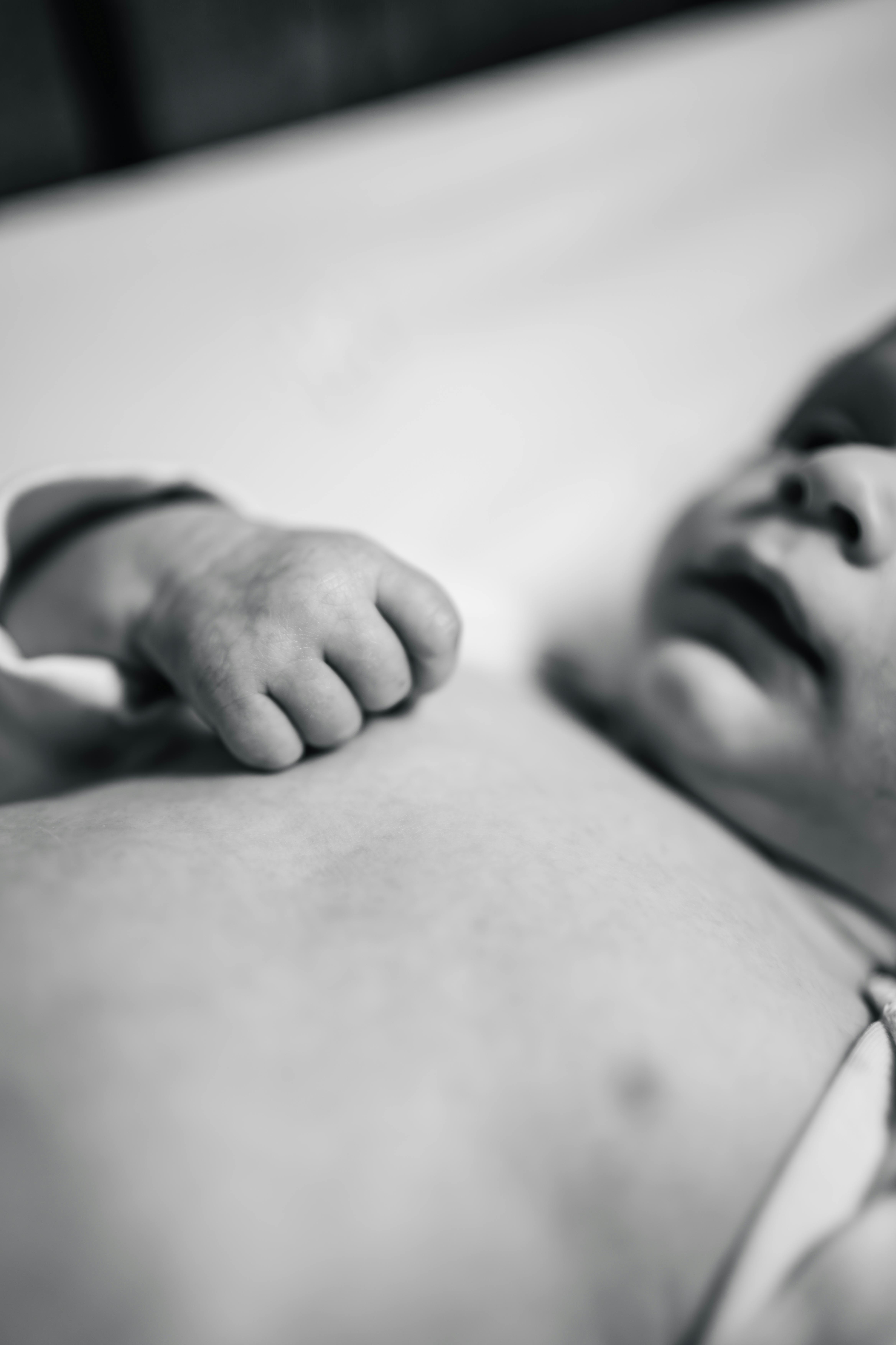 Gros plan sur un nouveau-né | Source : Pexels