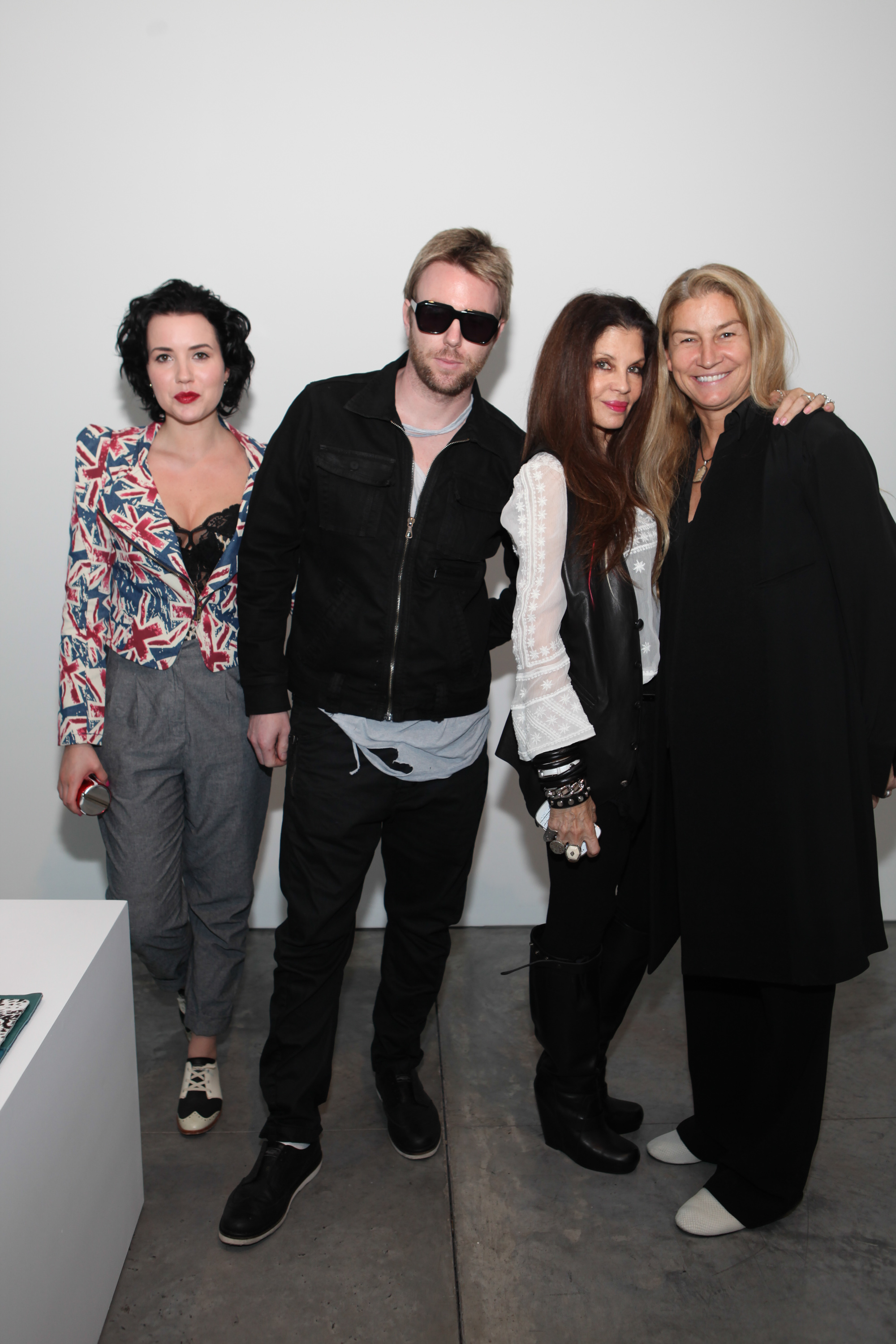 Angie King, Elijah Blue, Loree Rodkin et Monicka Hamssenteele à la présentation de Newbark lors de la Mercedes-Benz Fashion Week Spring à New York, le 10 septembre 2013. | Source : Getty Images
