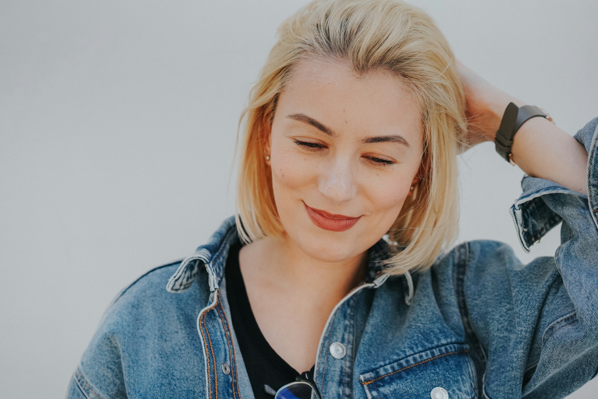 Une femme réfléchie | Source : Unsplash