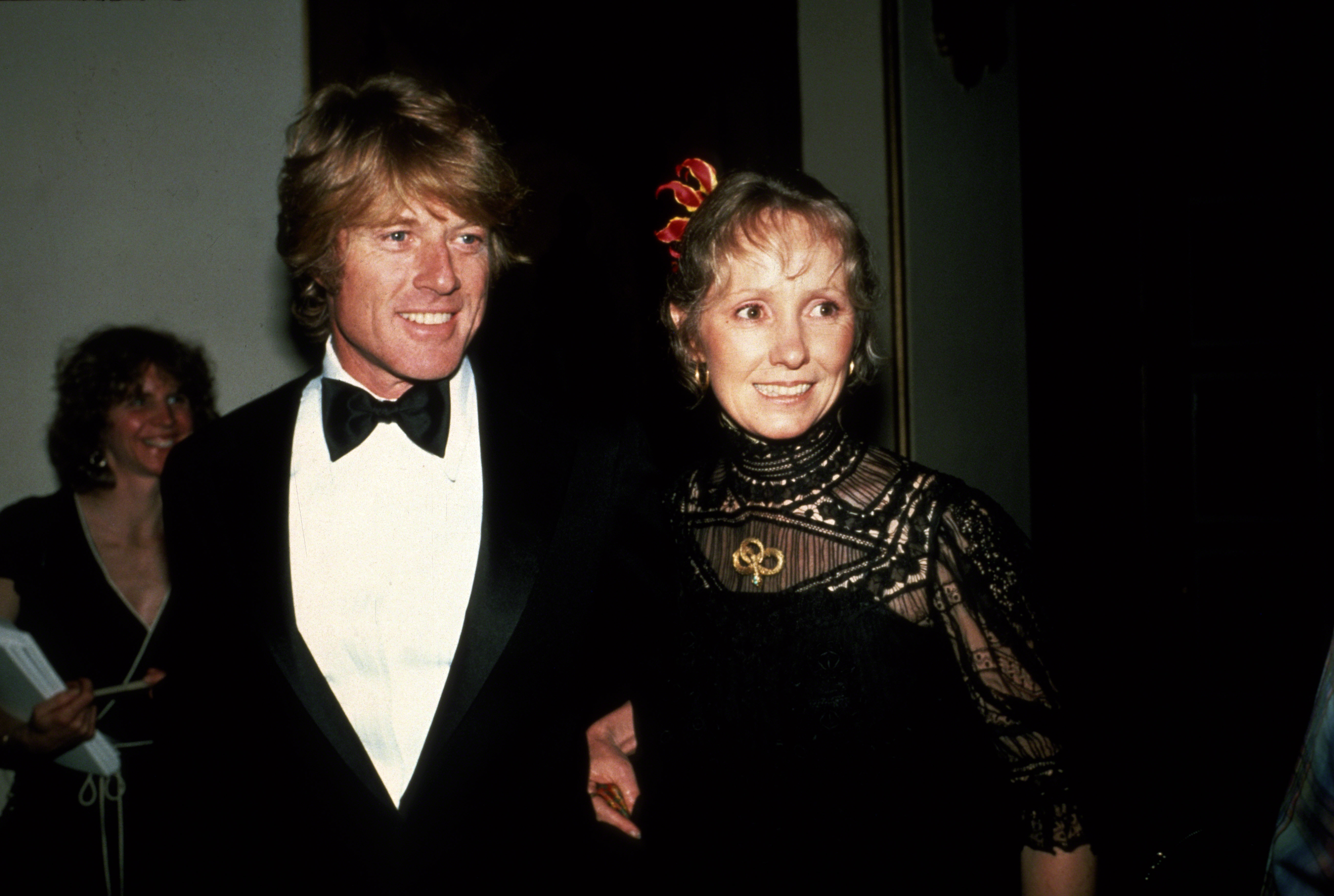 Robert Redford et Lola Van Wagenen lors de la 53e cérémonie des Oscars à Los Angeles, Californie, 1981. | Source : Getty Images