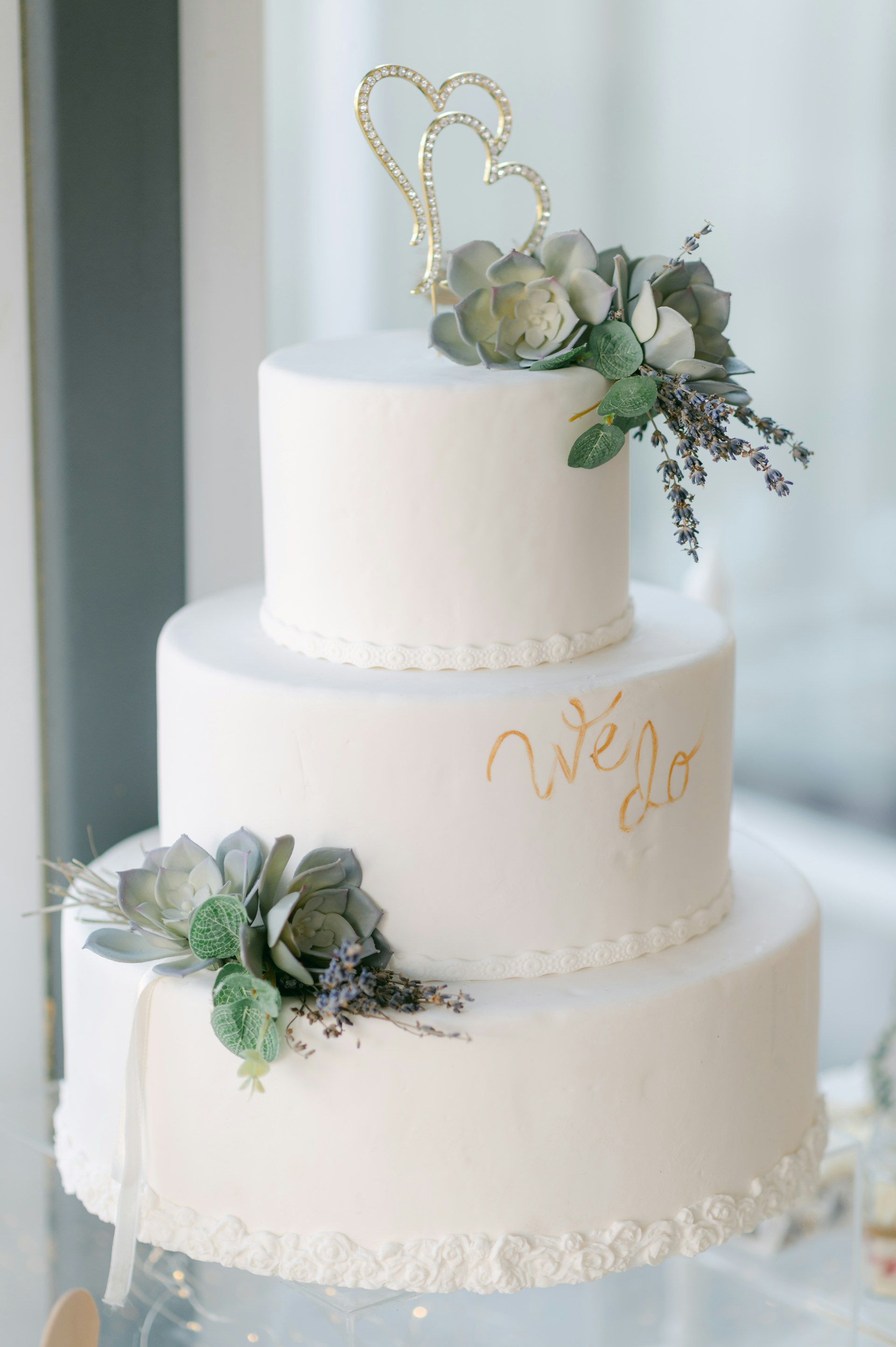 Un gâteau de mariage | Source : Unsplash