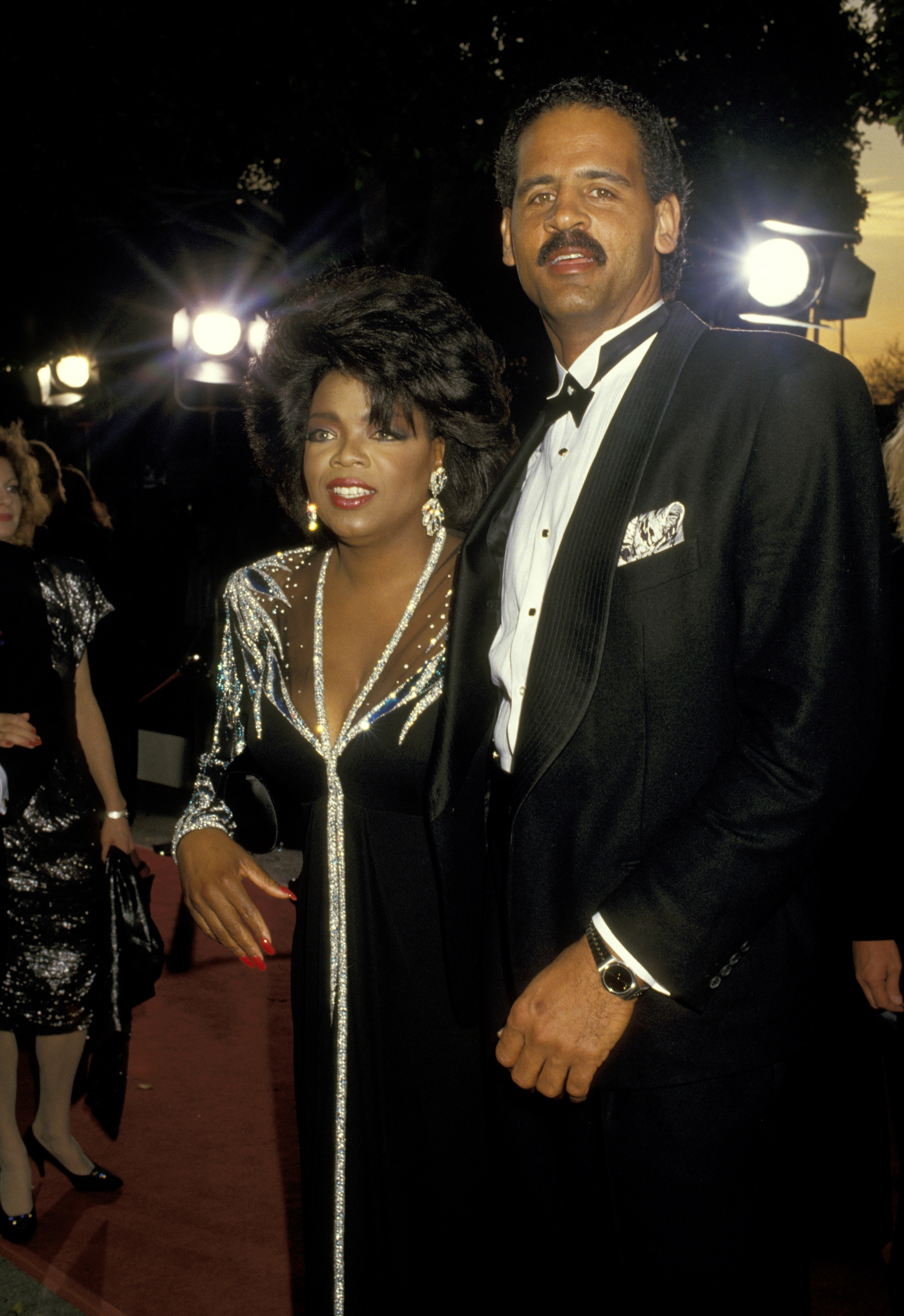 Oprah Winfrey et son partenaire Stedman Graham à Los Angeles, Californie, le 30 mars 1987 | Source : Getty Images
