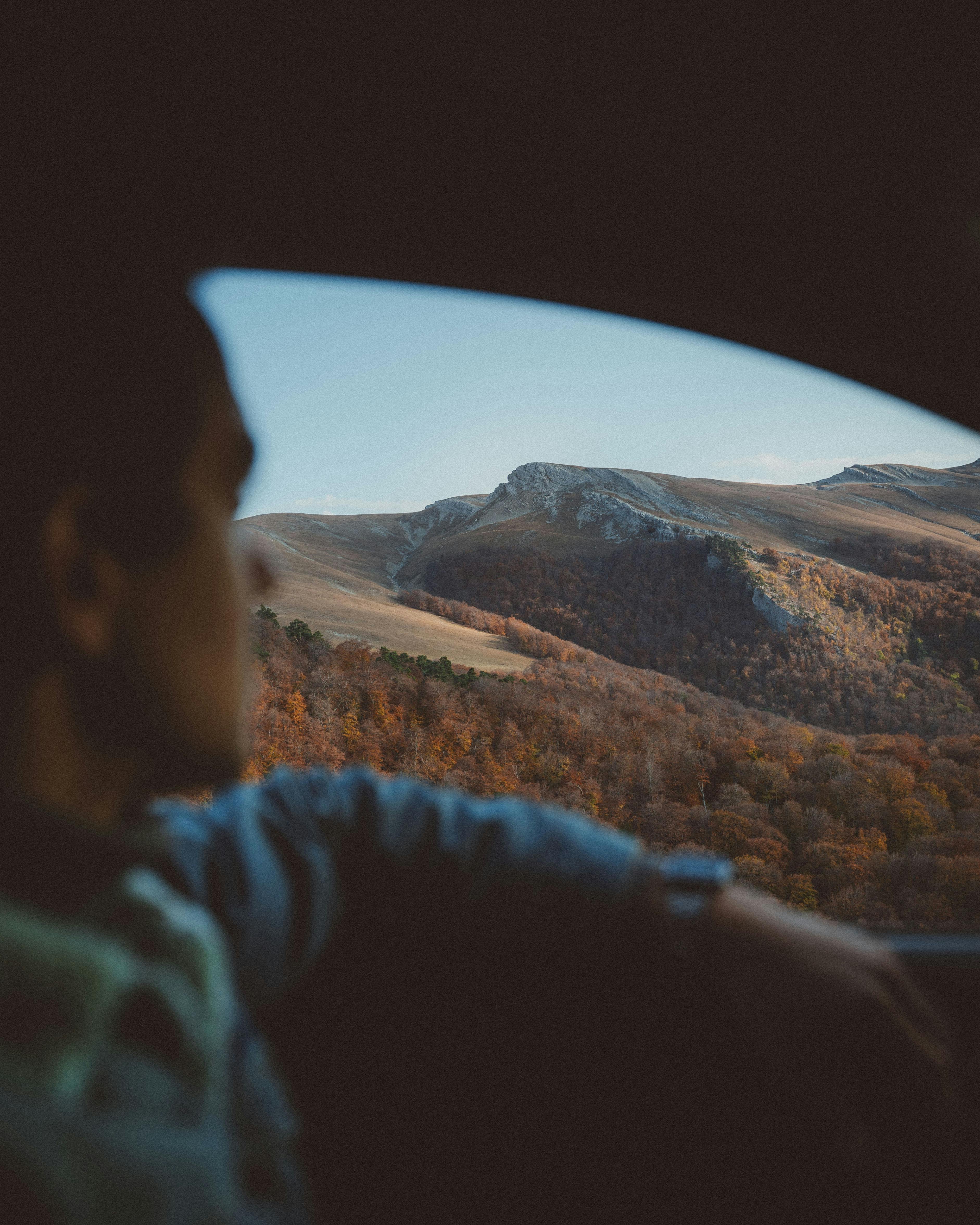 Un homme contrarié au volant | Source : Pexels