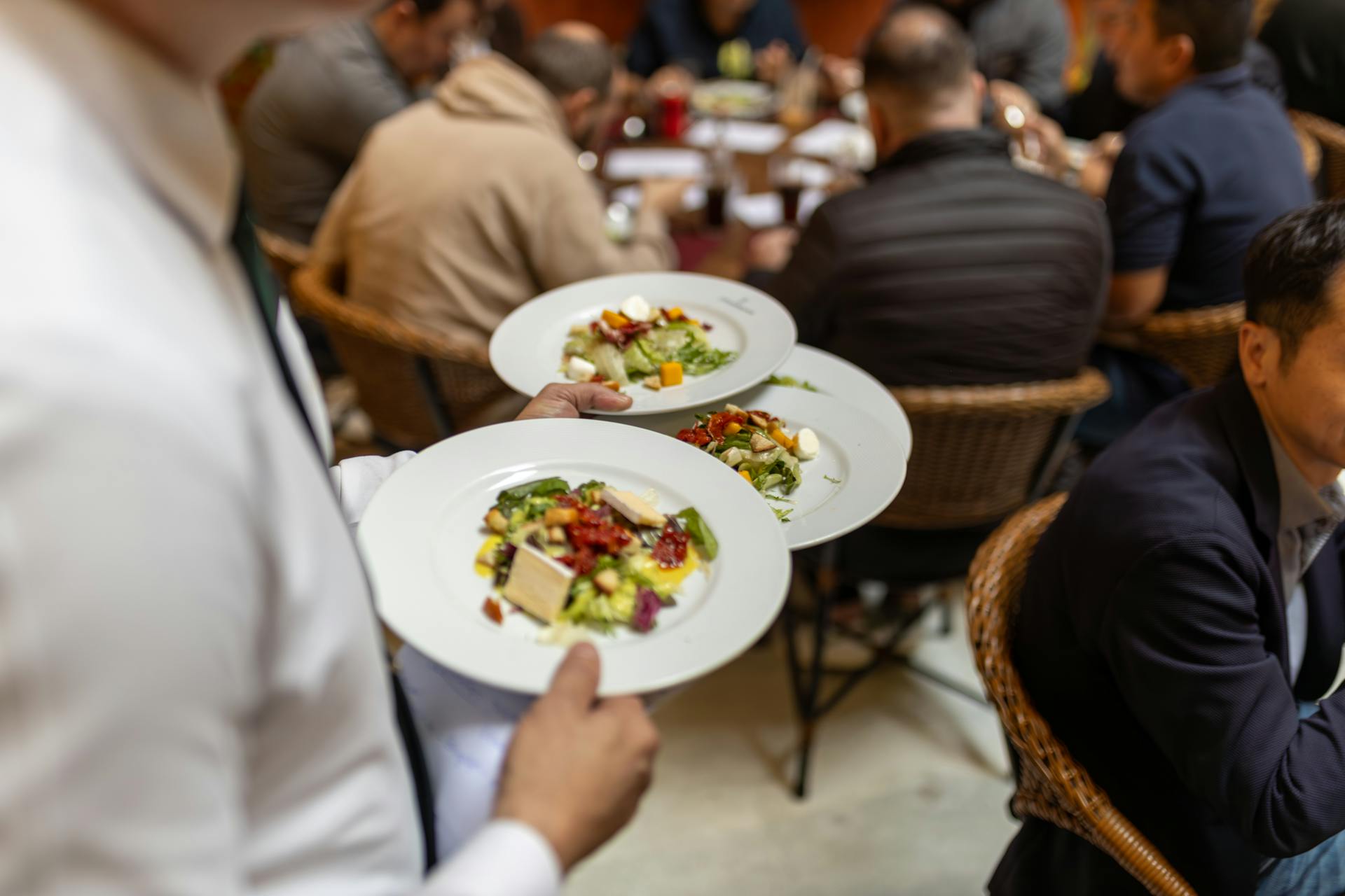 Des gens dans un restaurant | Source : Pexels